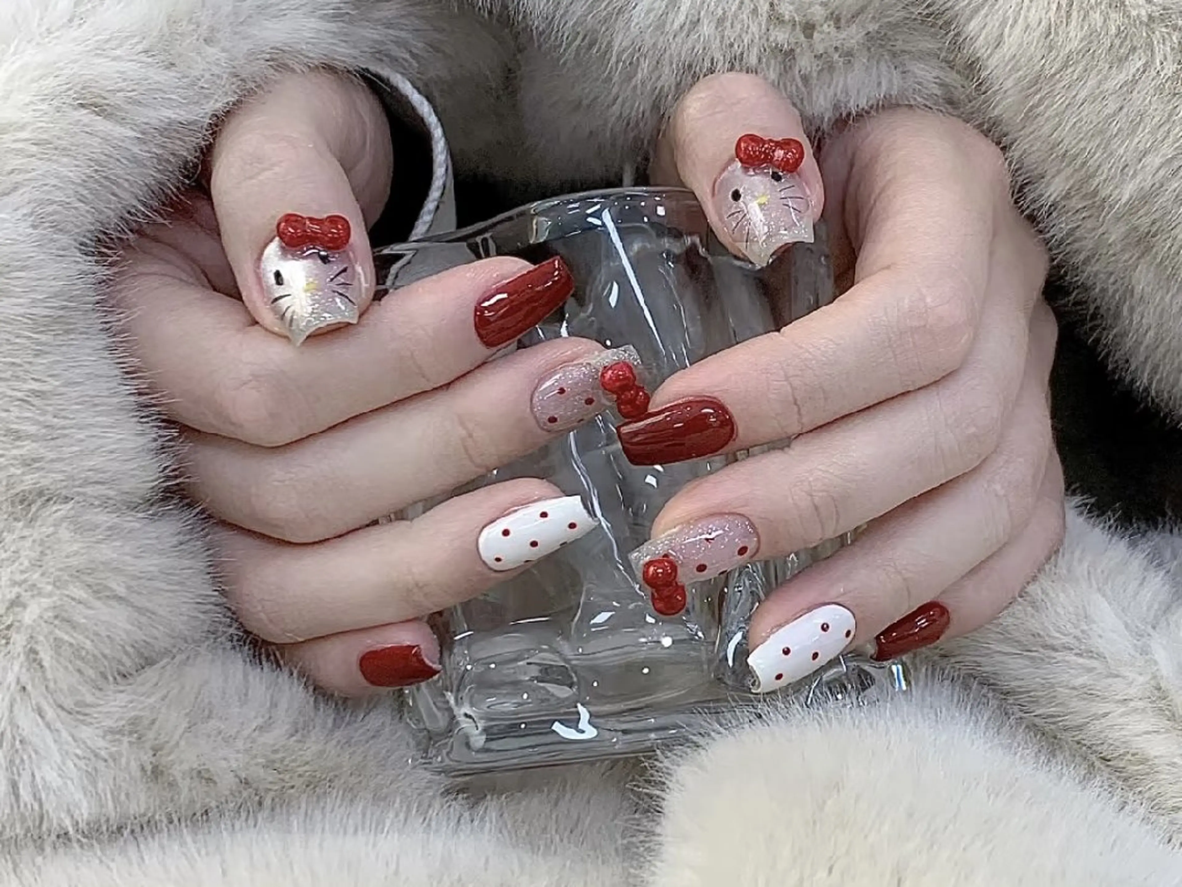 ネイル チークネイル 長さ出し フレンチネイル ジェルネイル キラキラネイル ハンドネイル UM Nail Salonのネイルデザイン