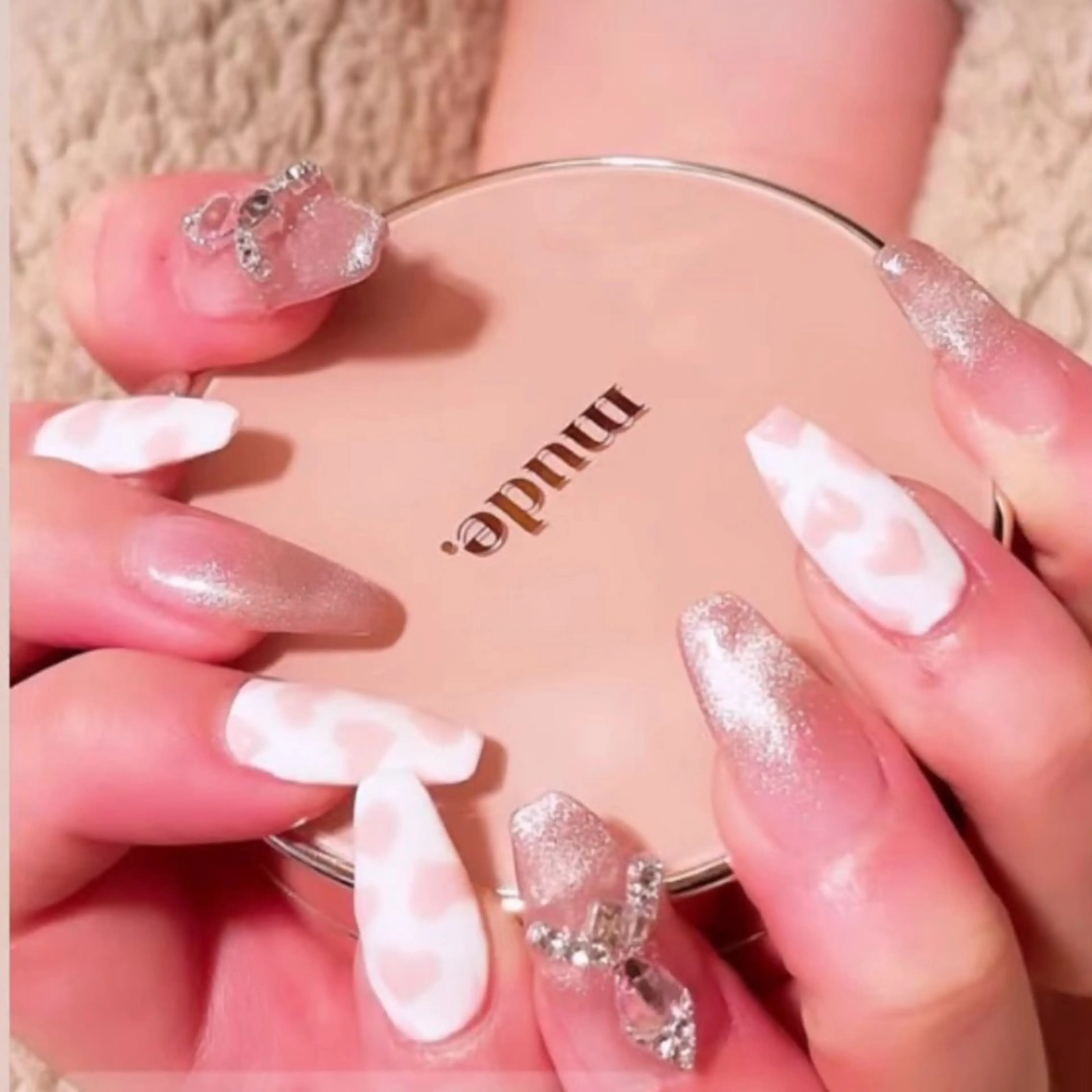 ネイル マグネットネイル nail salon Ecrin所属・前島 稀歩のネイルデザイン