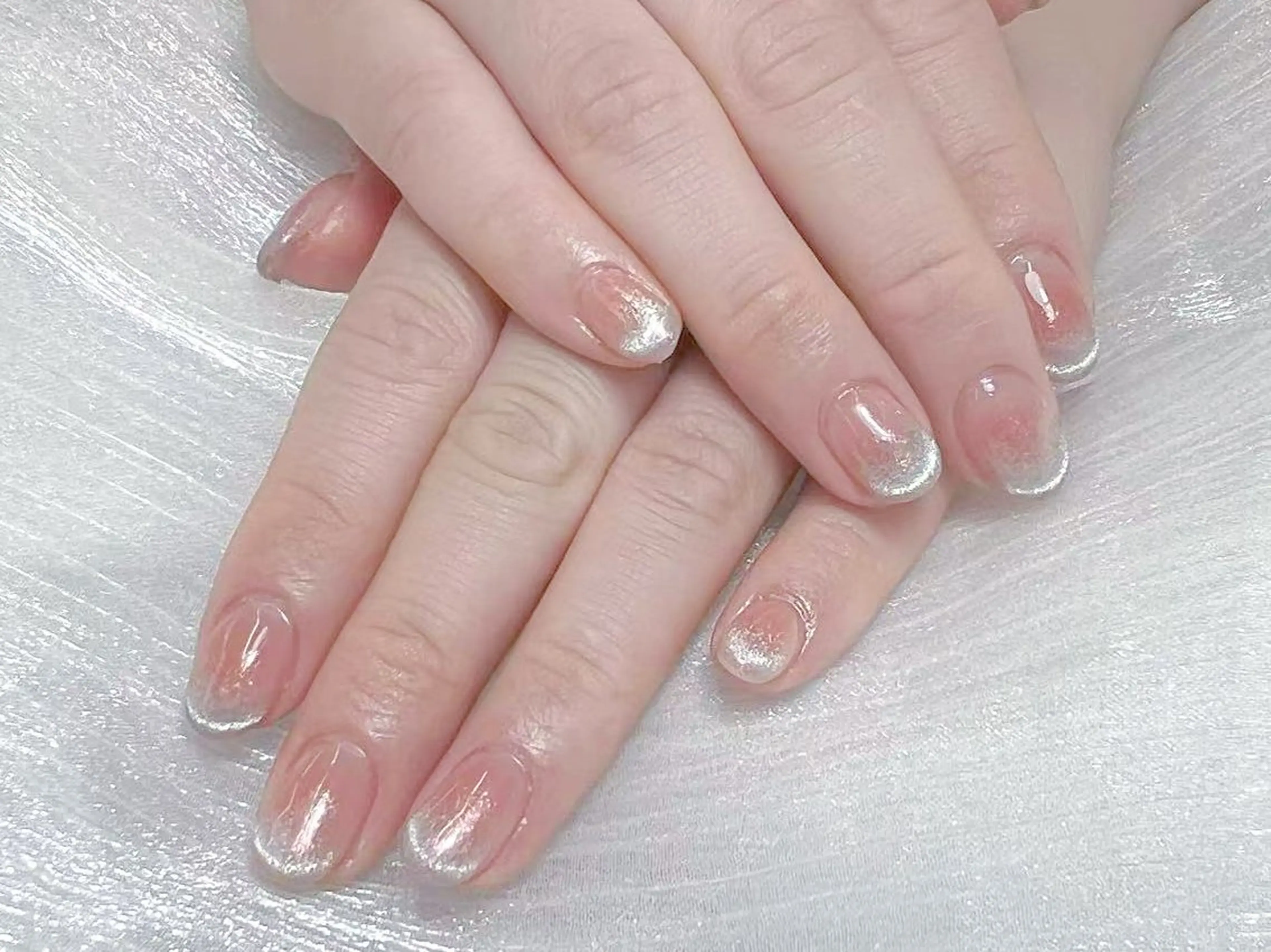 ネイル オーロラネイル フレンチネイル グラデーション 韓国ネイル マグネットネイル ハンドネイル NOA NAILのネイルデザイン