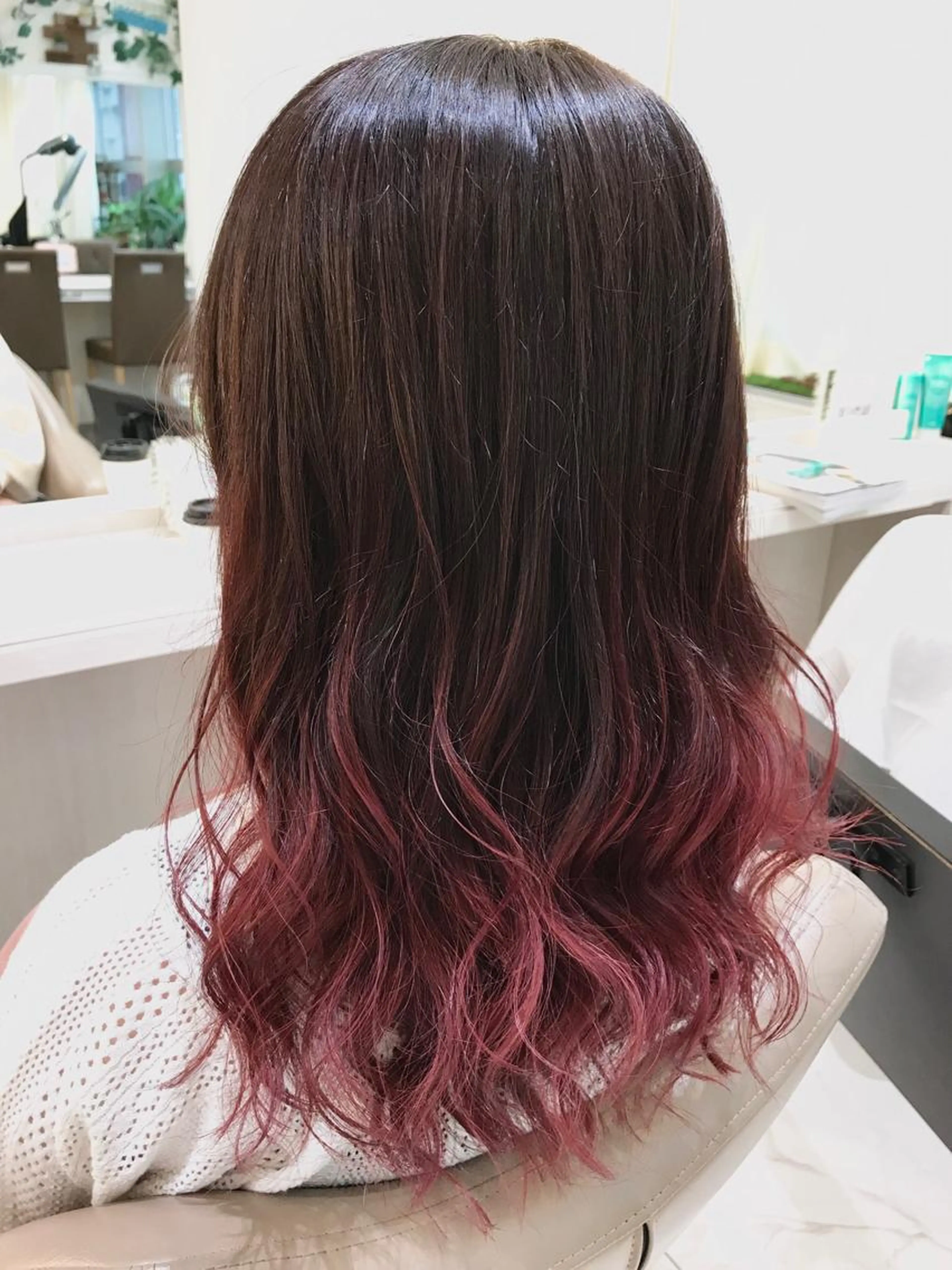 お出かけ前にうるつや髪ヘアケアスタイリング☘️の写真
