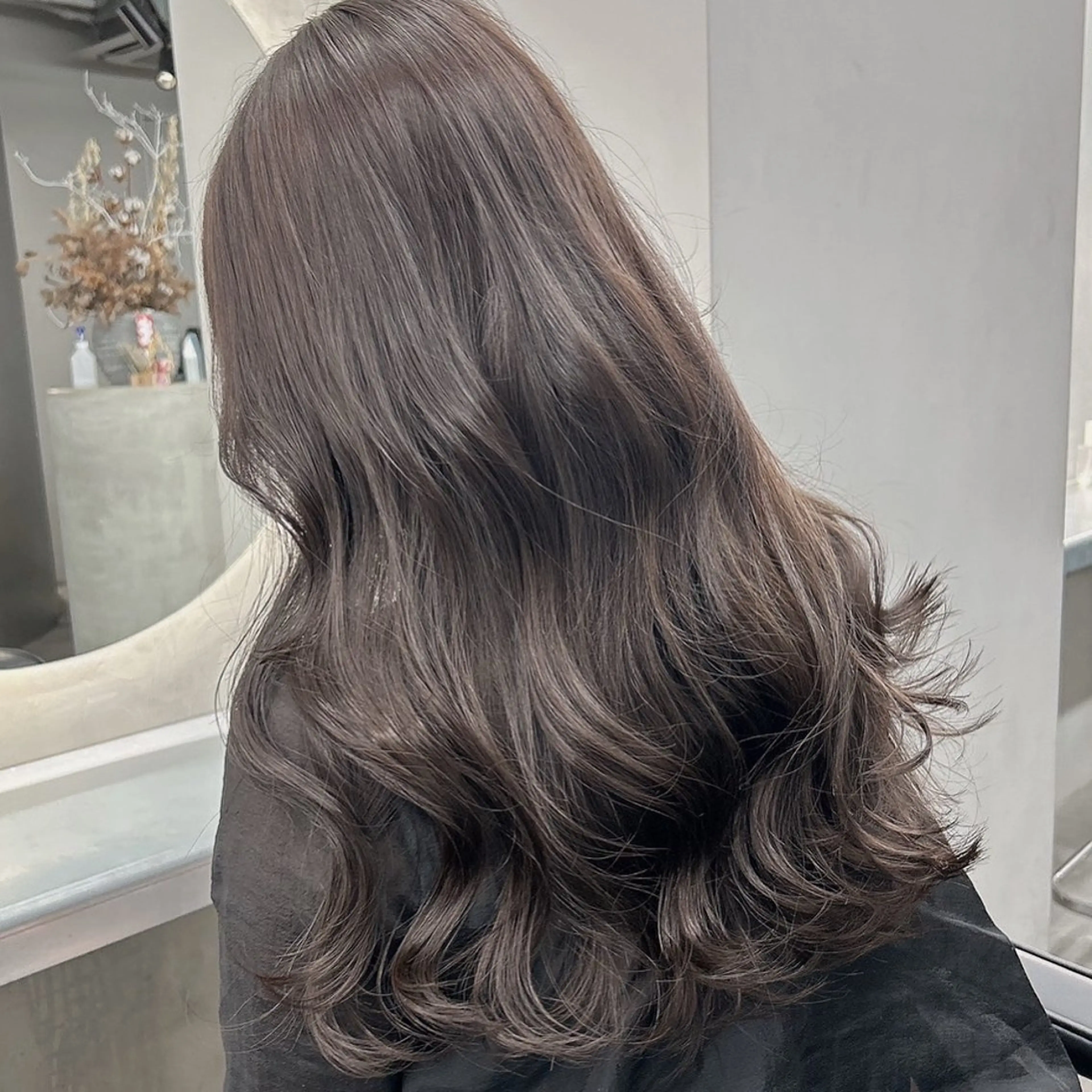 ロング カラー 透明感カラー グレージュ/あいのヘアスタイル