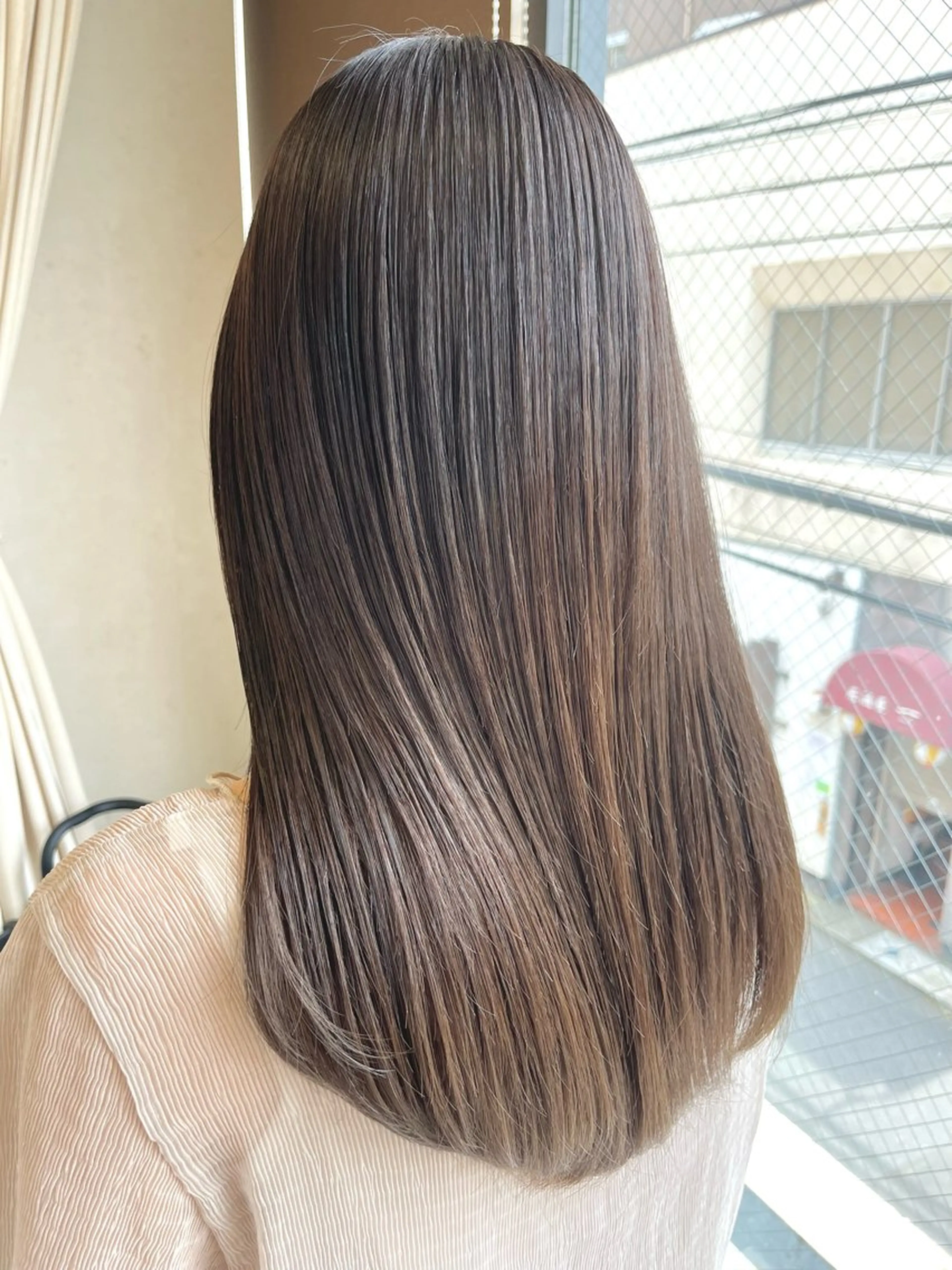 セミロング カット 縮毛矯正 トリートメント 艶髪矯正/髪質改善 カイトのヘアスタイル