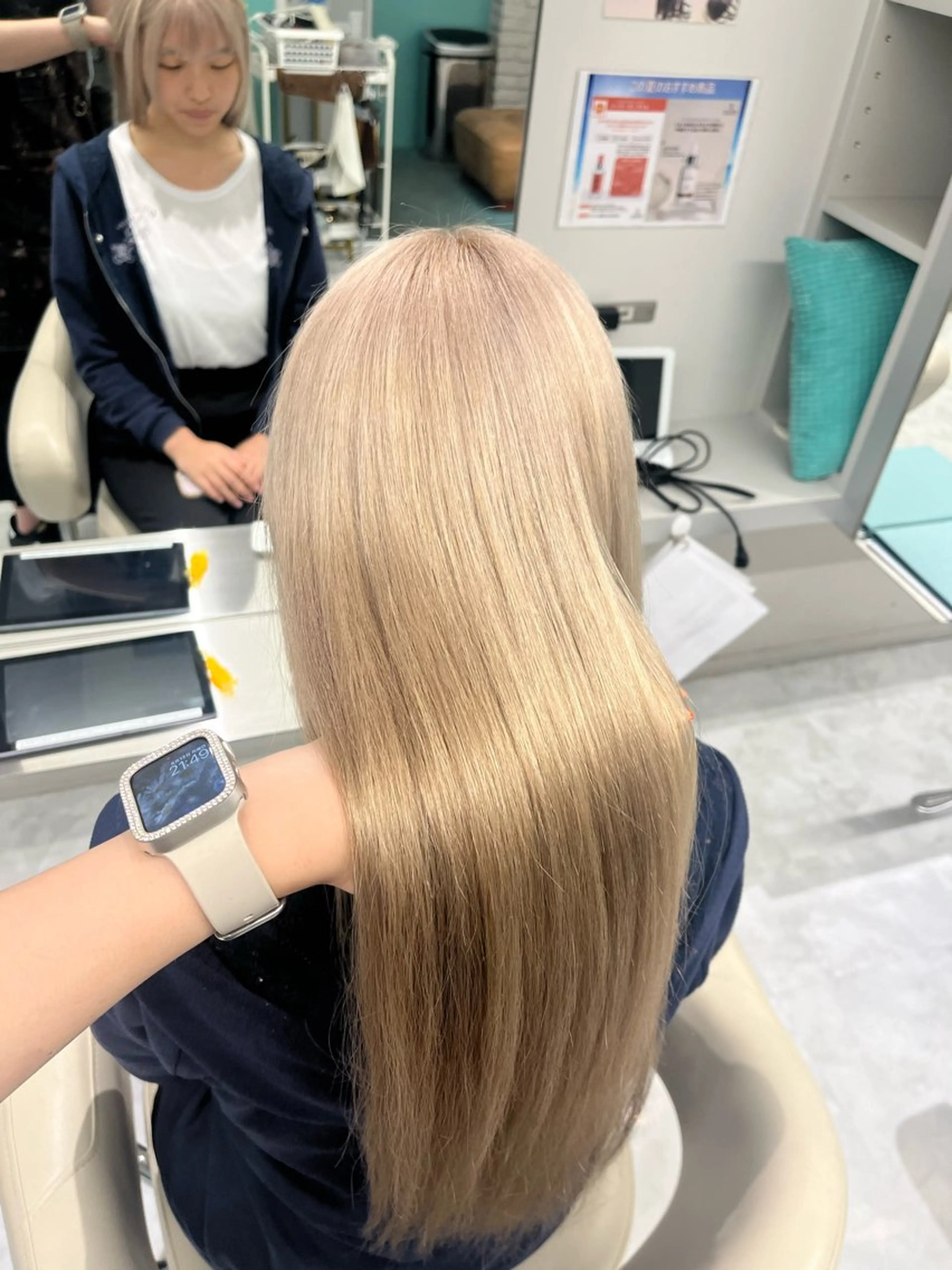 カット+カラー+ブリーチ+美髪トリートメントの写真