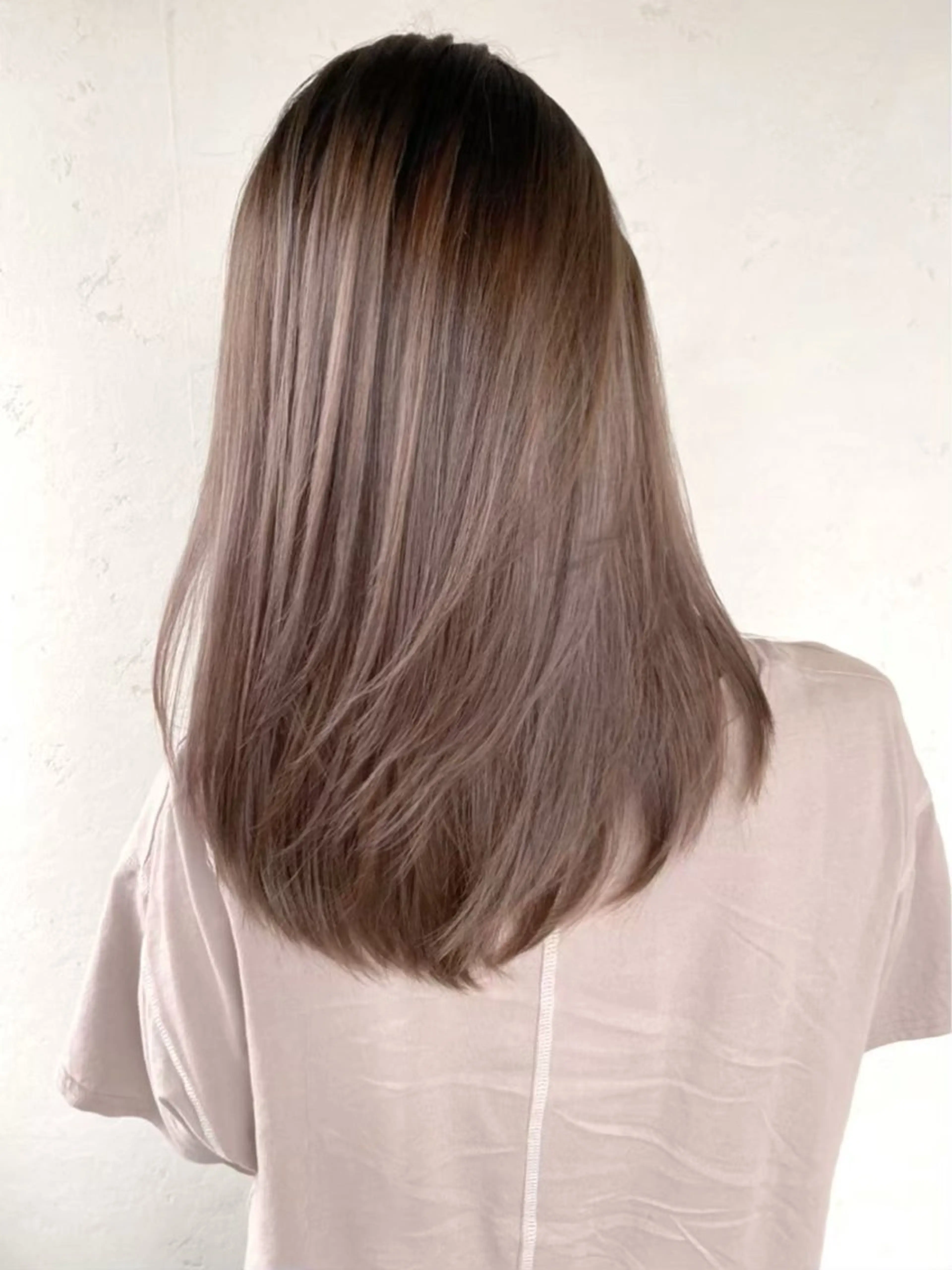 セミロング カラー バレイヤージュ ブリーチ ケアブリーチ デザインカラー 髪質改善 hair studio Zen【ヘアー スタジオ ゼン】所属・端 沙樹のヘアスタイル