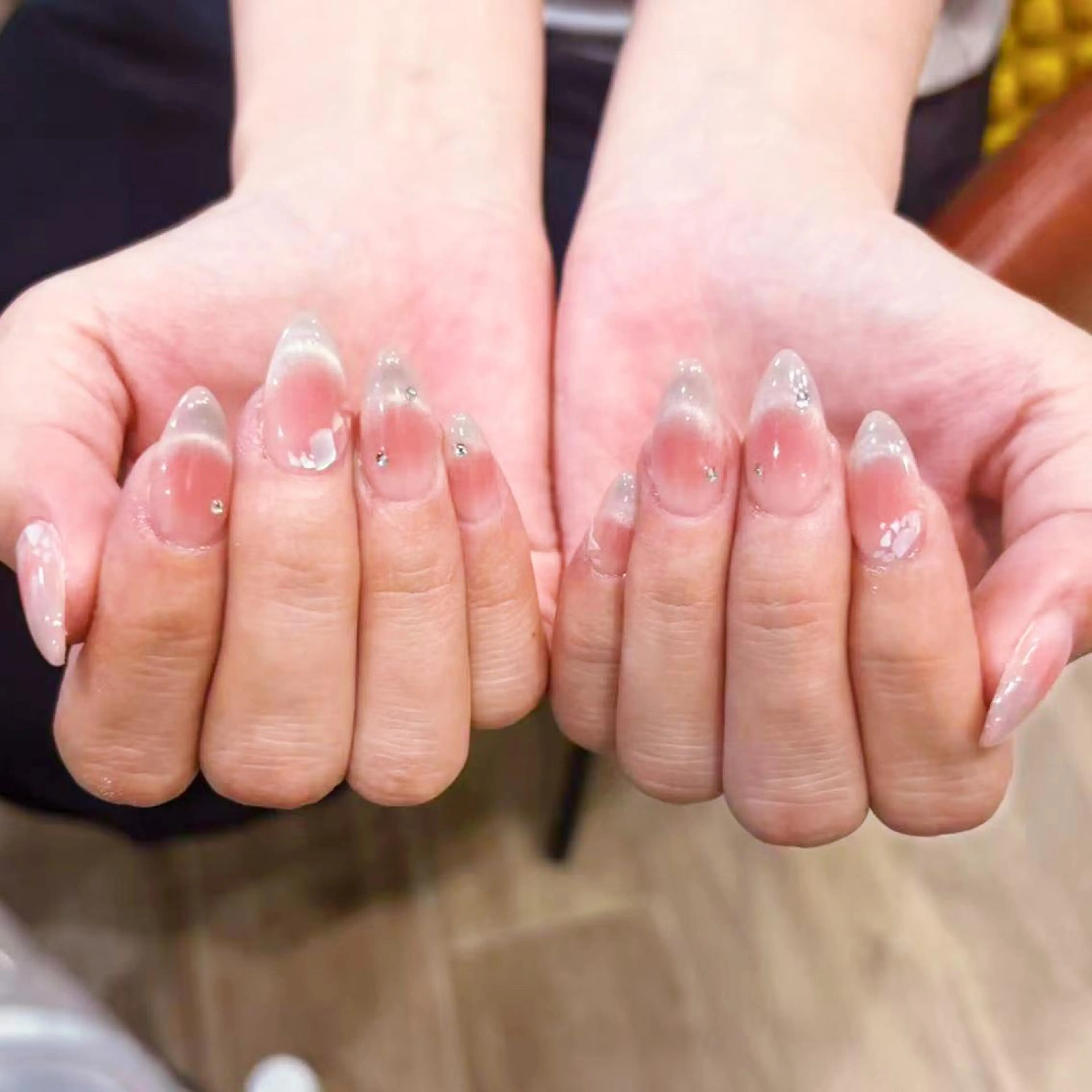 ネイル アートネイル オーロラネイル ガーリー キラキラネイル 韓国ネイル Nail Monsterのネイルデザイン