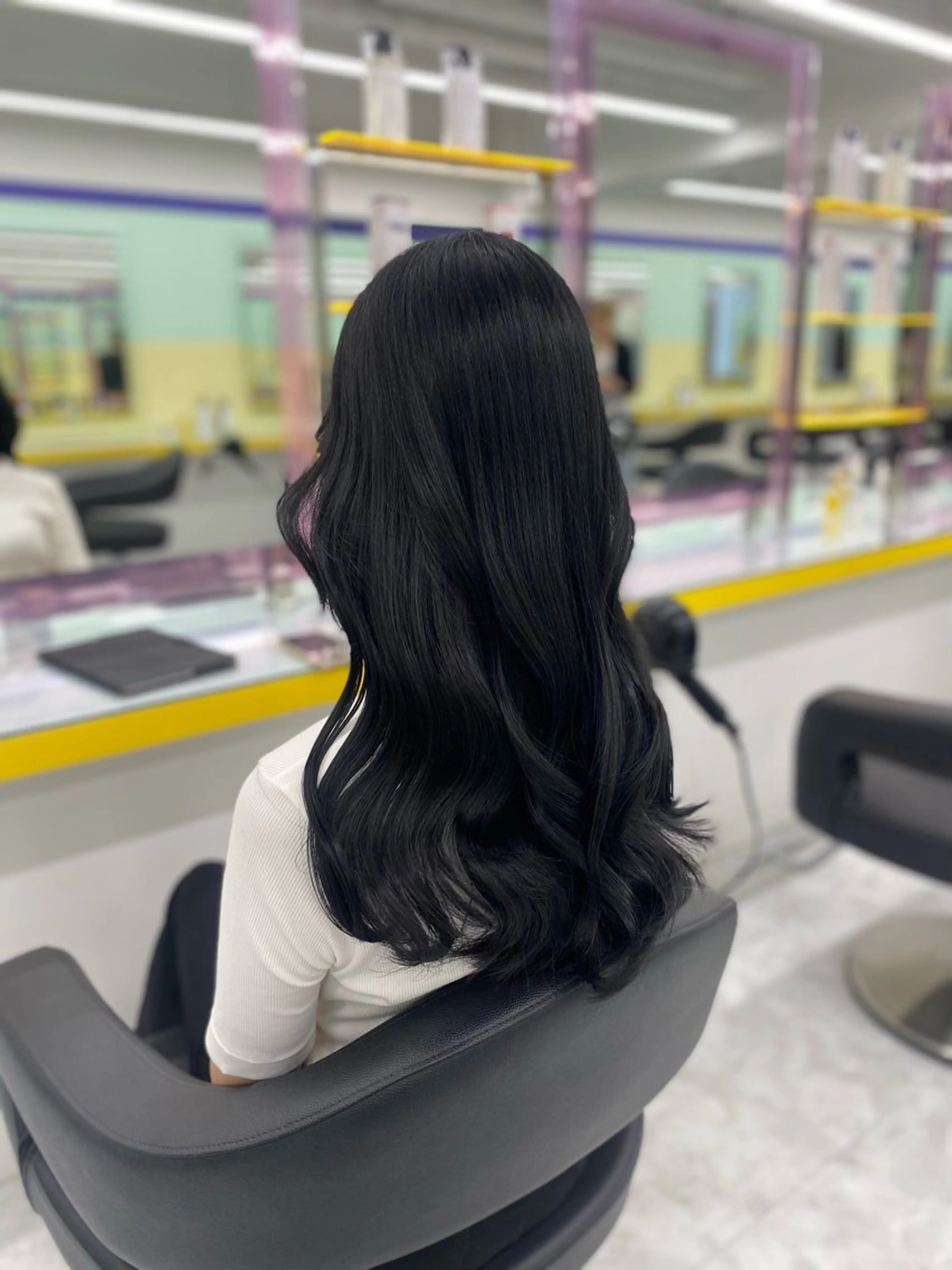 セミロング カラー パーマ ヘアアレンジ メンズ キッズ ネイル マツエク・マツパ アイブロウ メンズブリーチ 黒髪 ブリーチ ブルーカラー ブルーブラック ヘアカラー Lumo所属・💖横浜ブリーチなし 💖MIHOのヘアスタイル
