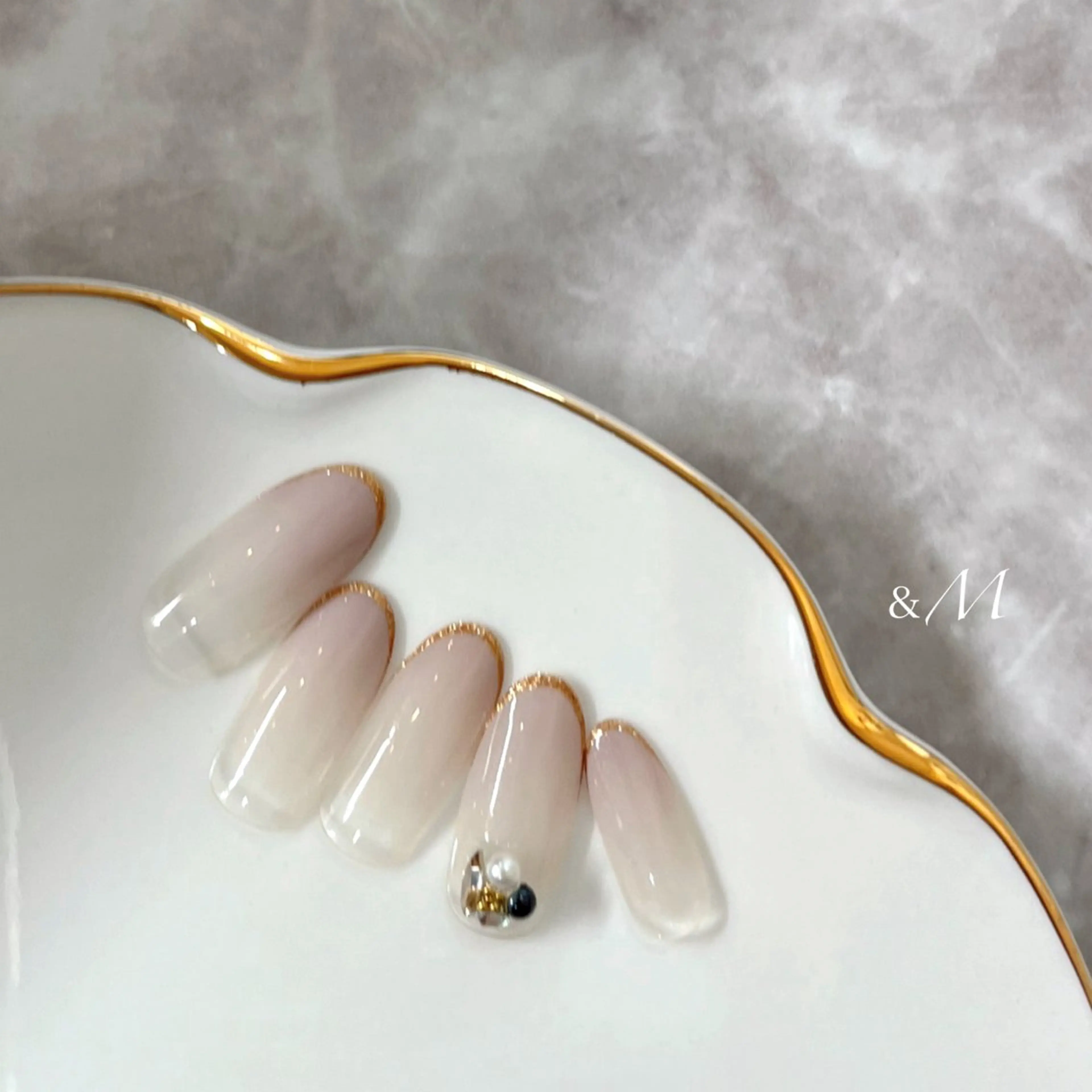 ネイル ハンドネイル アンドエム ＆Ｍのネイルデザイン