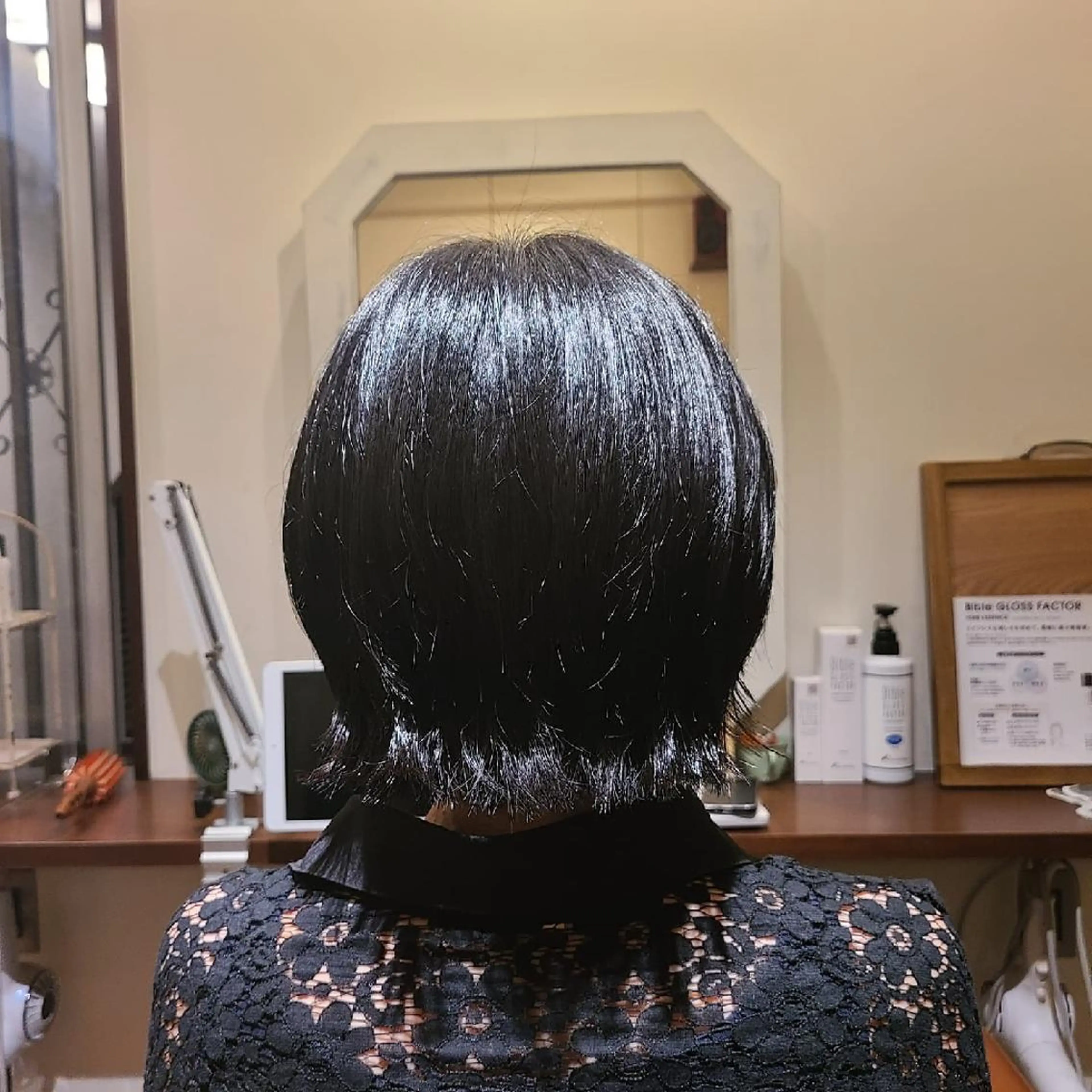 ショート ボブ くびれヘア 外ハネヘア カット Hazumi Ayanoのヘアスタイル