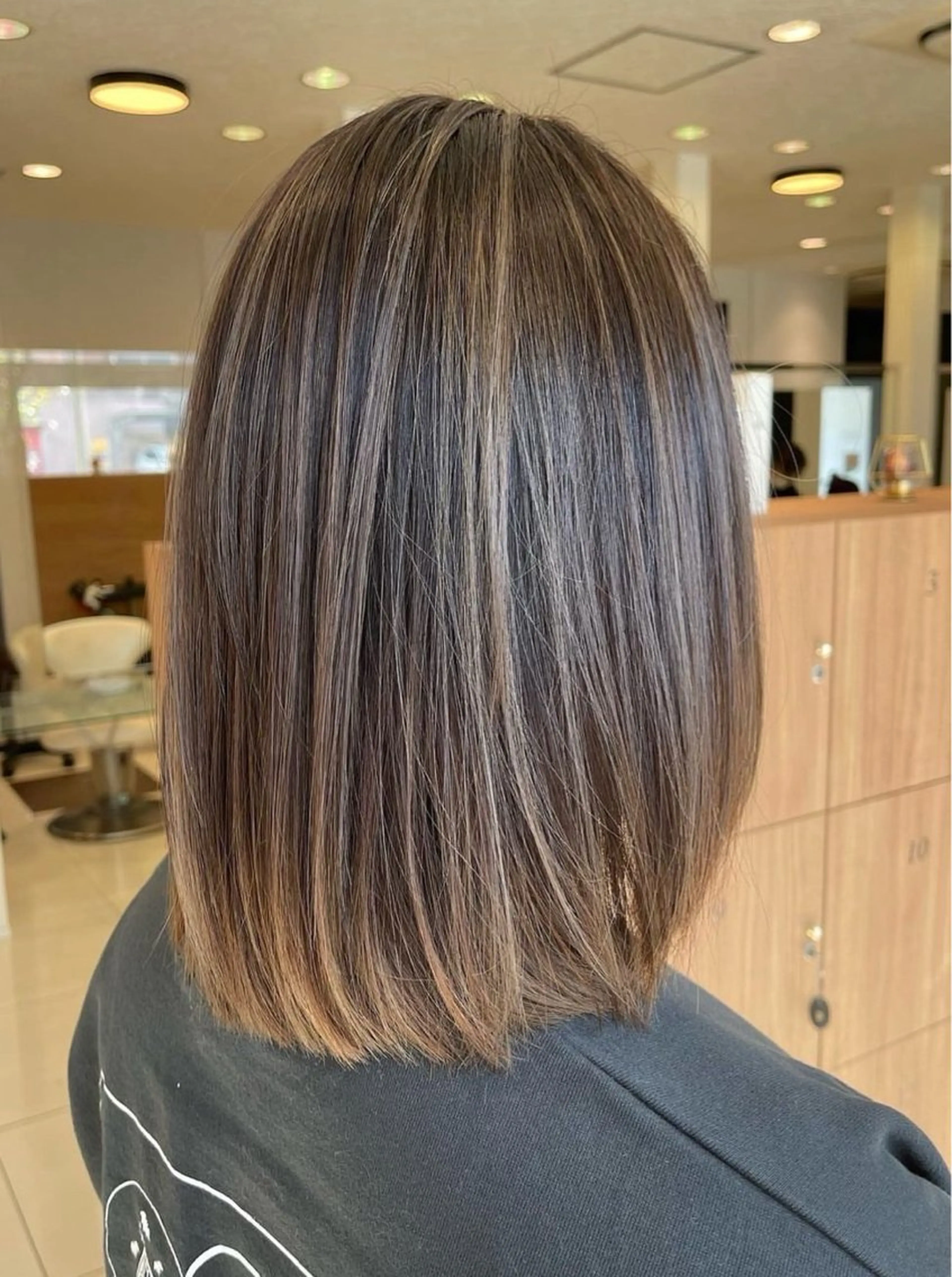 ミディアム hairsalon de Forever本店所属・笠原未稀/カット・ ハイライトモデルのヘアスタイル
