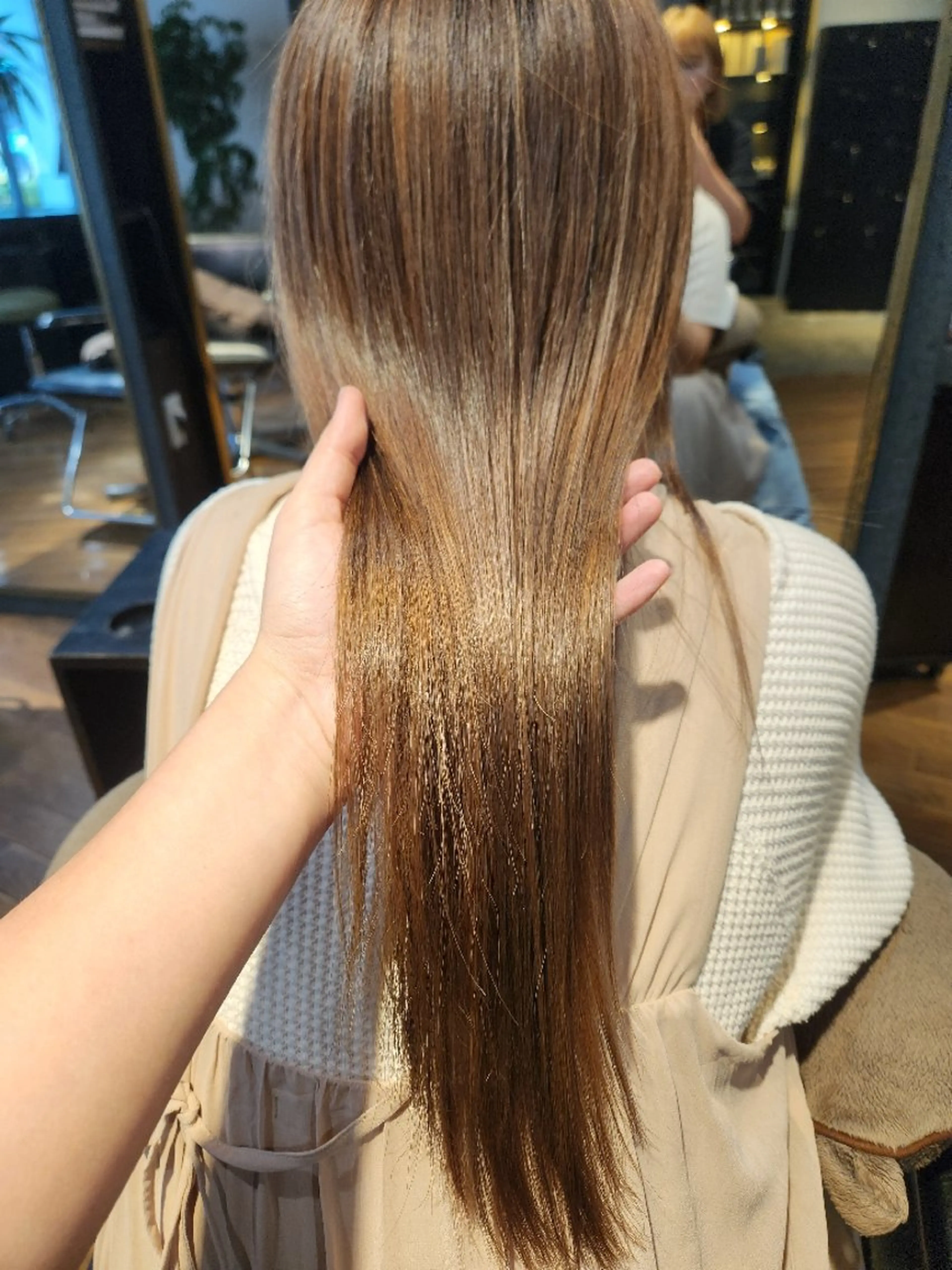 カラー ロング ベージュカラー ブリーチ ヘアカラー SAVA keyaki所属・ハヤシ マユ ✂のヘアスタイル
