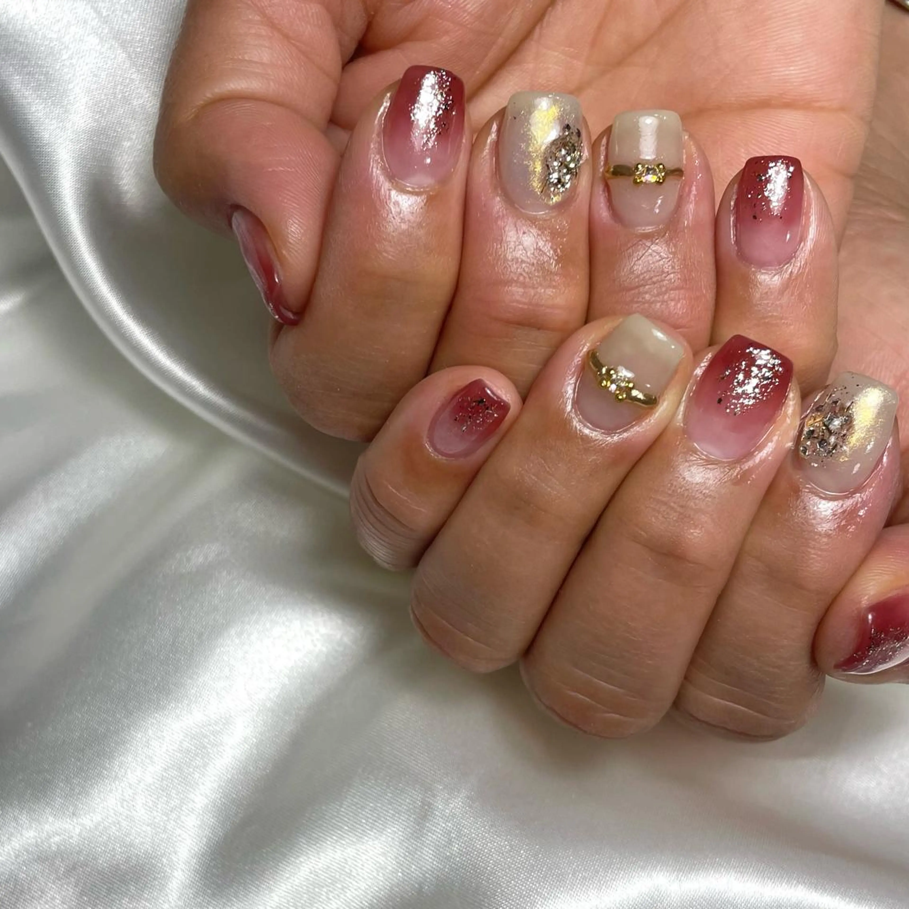ネイル グラデーション ニュアンスネイル 冬ネイル ハンドネイル upala Mayukoのネイルデザイン