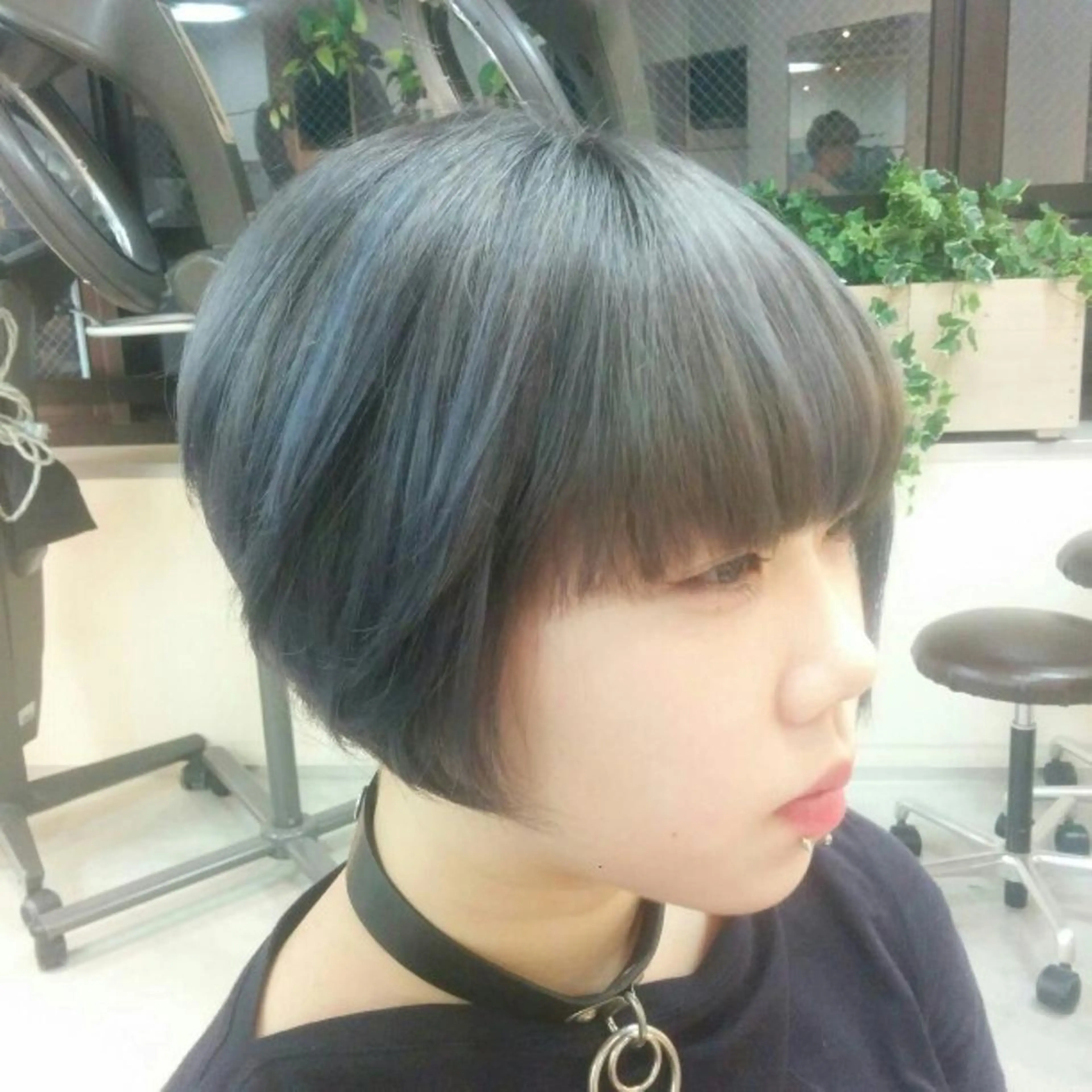 ショート カラー ブルーカラー ハイライトカラー ハイライト 艶髪サラサラカラー 🌈前原健吾のヘアスタイル
