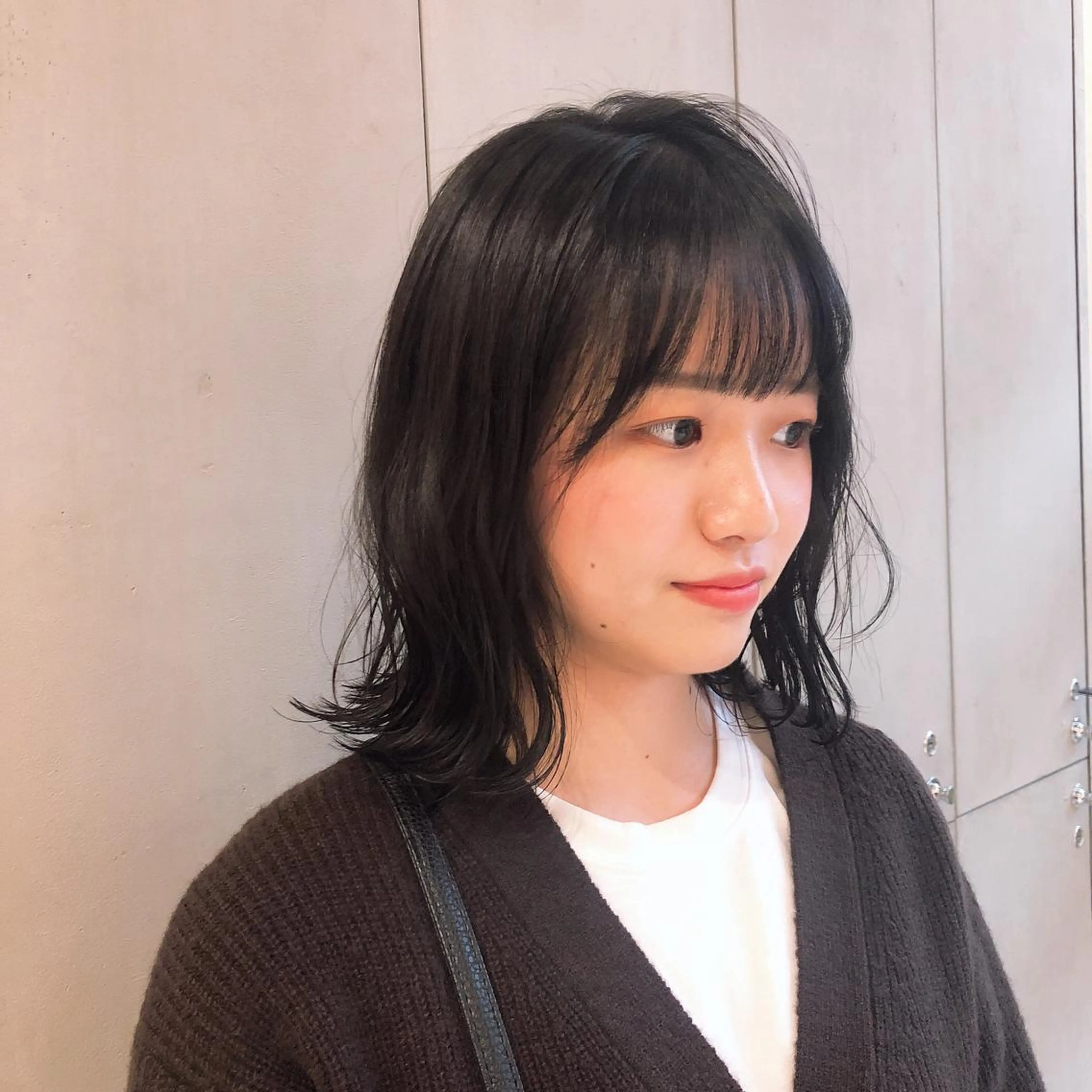 ミディアム カラー 古屋 花織のヘアスタイル