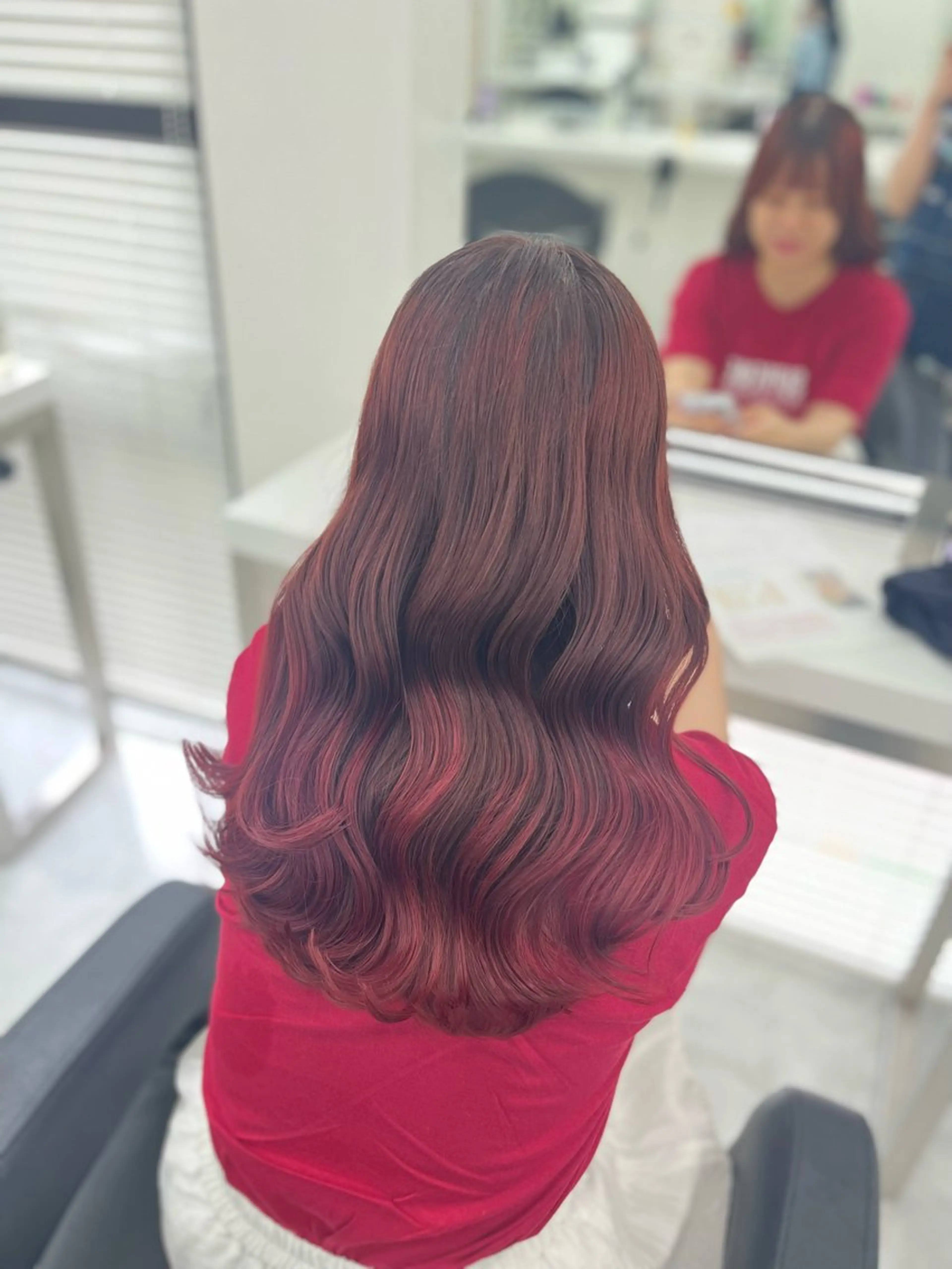 ロング カラー ヘアアレンジ 艶髪ハイトーン🫧 Kurehaのヘアスタイル