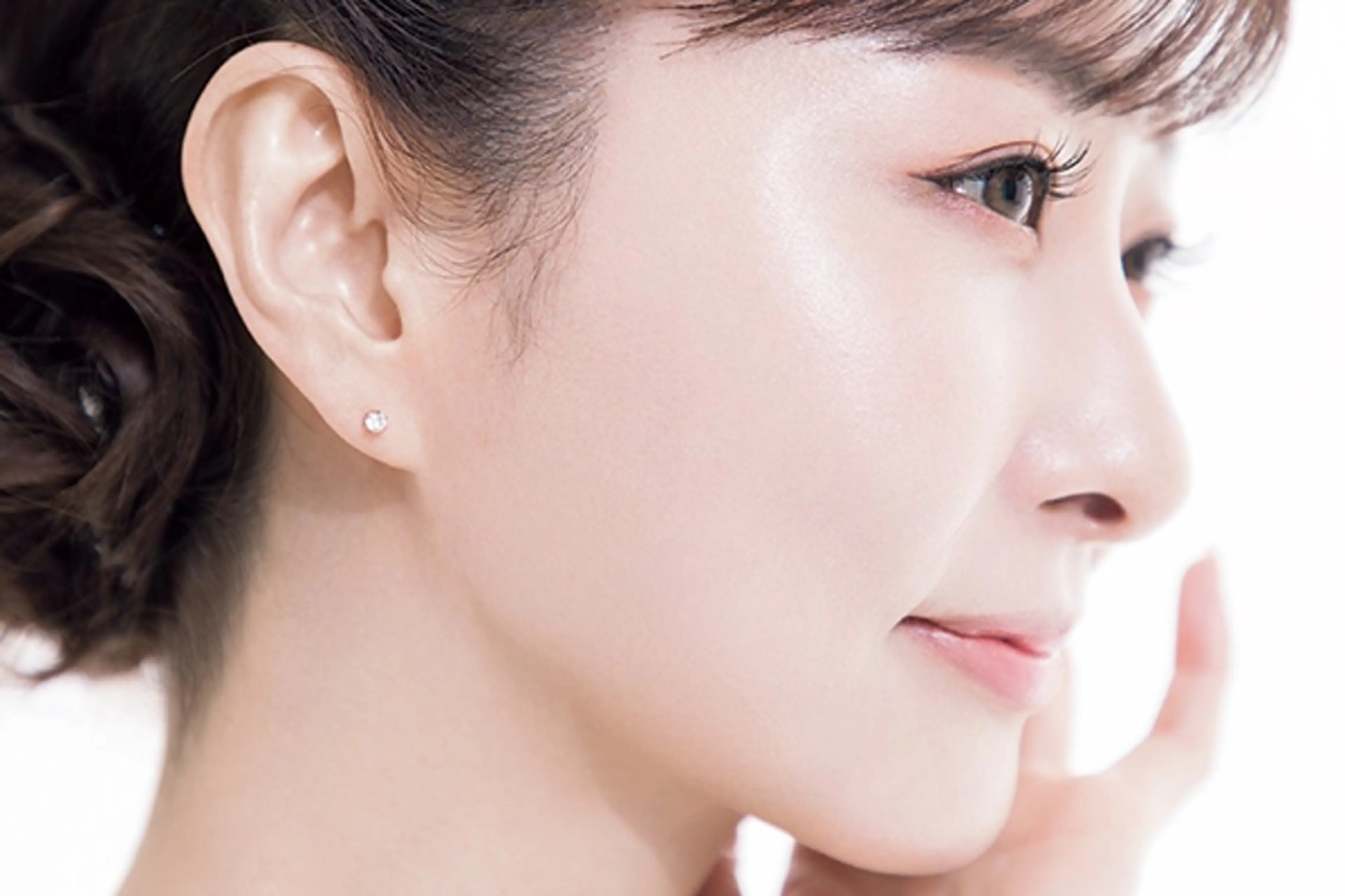 ネイル ブライダルネイル ホワイト エステ aliaハイフ&水光ジェットサロン所属・aliaハーブ水光店 エステティシャン募集のエステ・リラクイメージ