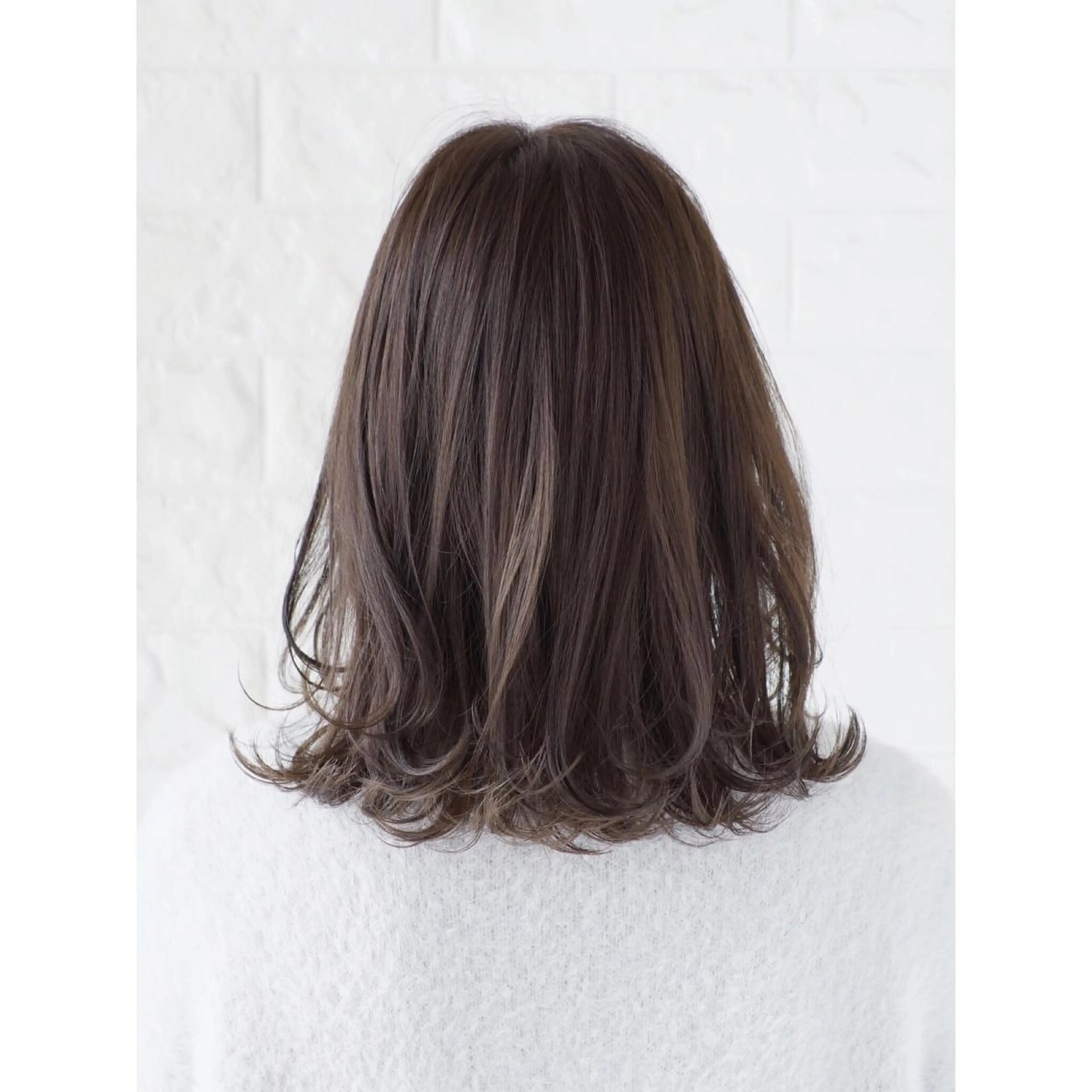 ミディアム カラー アッシュ アッシュブラウン ブラウンカラー 透明感カラー イルミナカラー KIZU 髪質改善 オカルト怪談のヘアスタイル