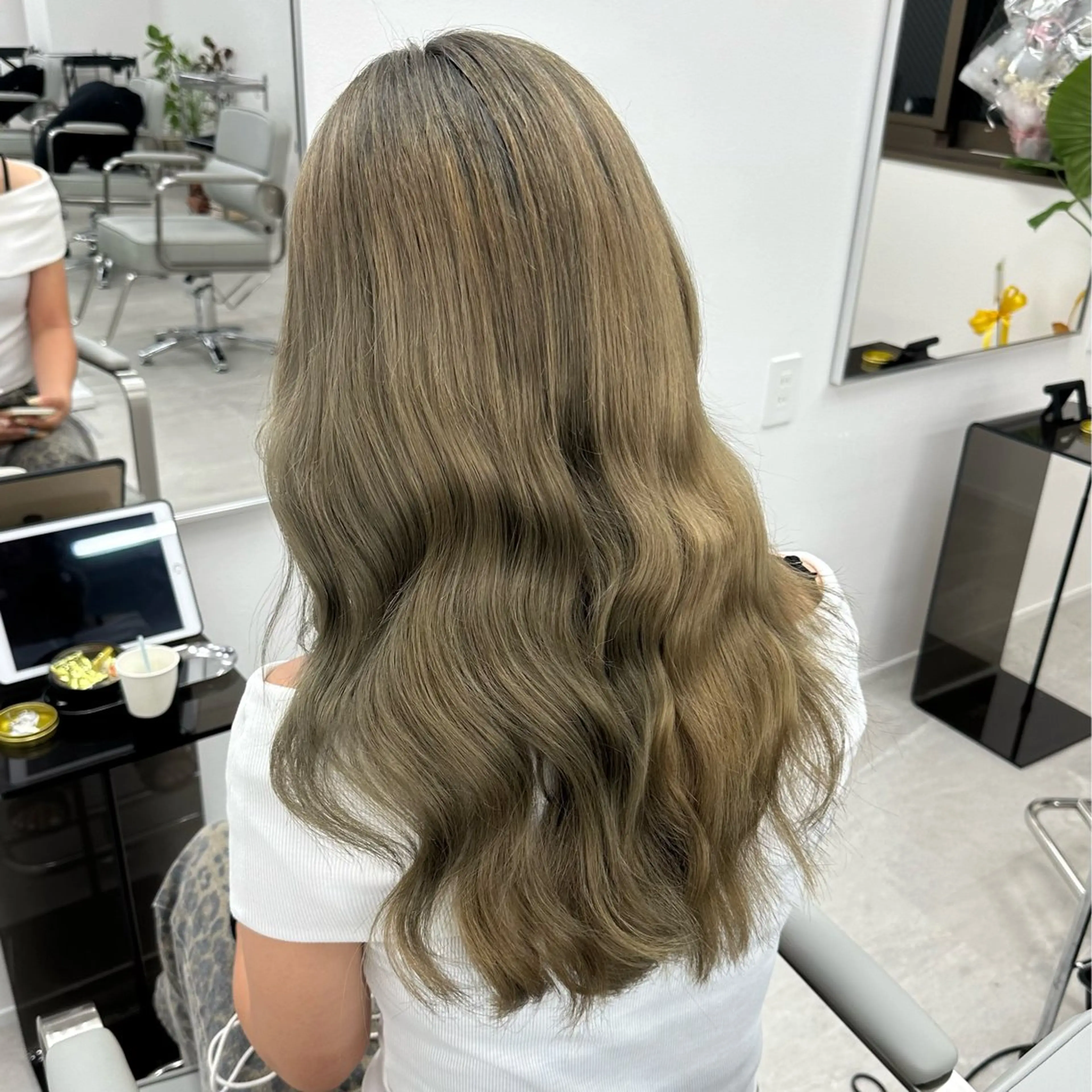 ロング ヘアカラー トリートメント REAL 心斎橋所属・ブリーチ/ベージュ/ ピンク🦋ナツミのヘアスタイル
