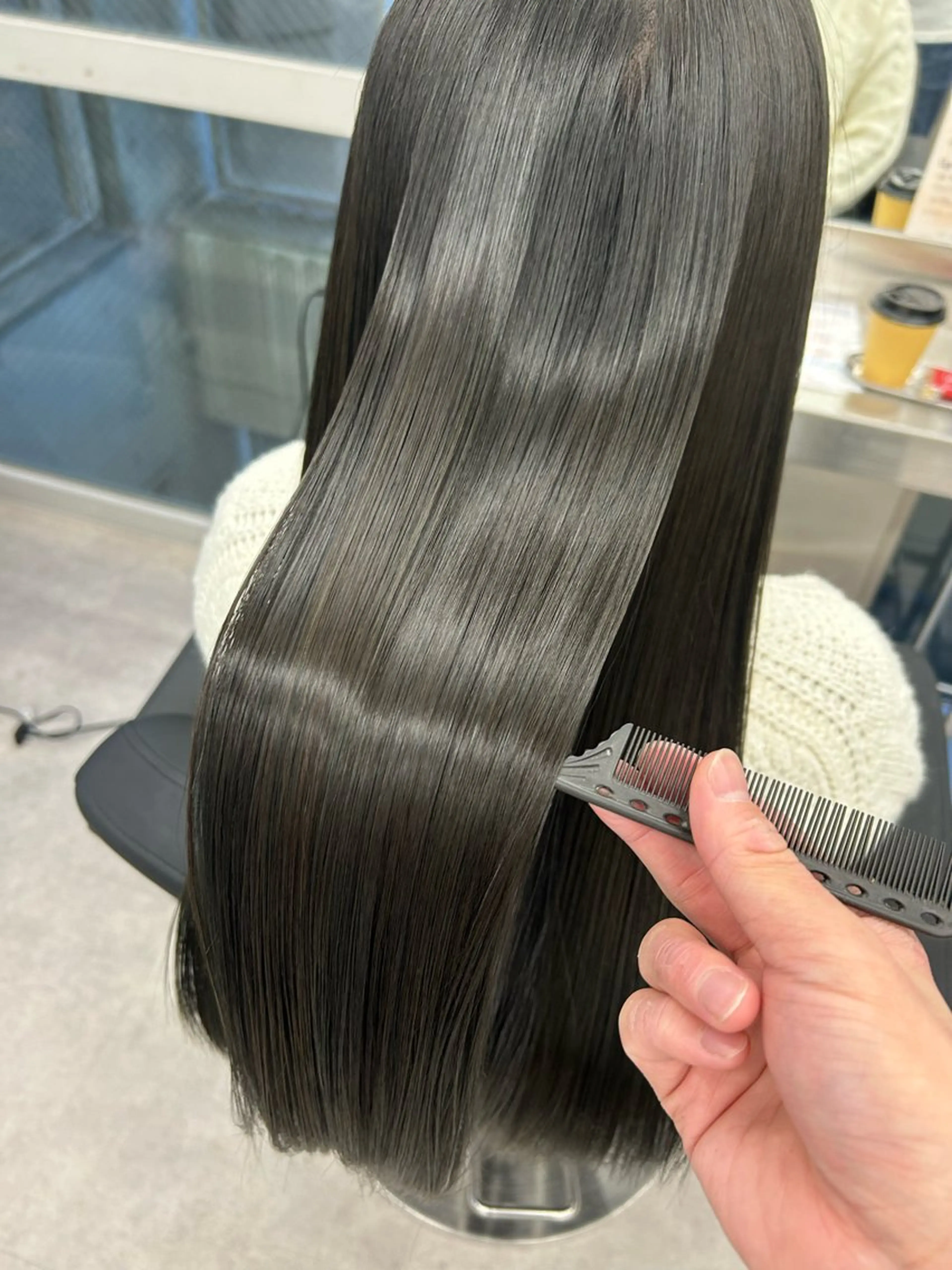 ロング トリートメント 美髪改善・ 透明感カラー茉央のヘアスタイル
