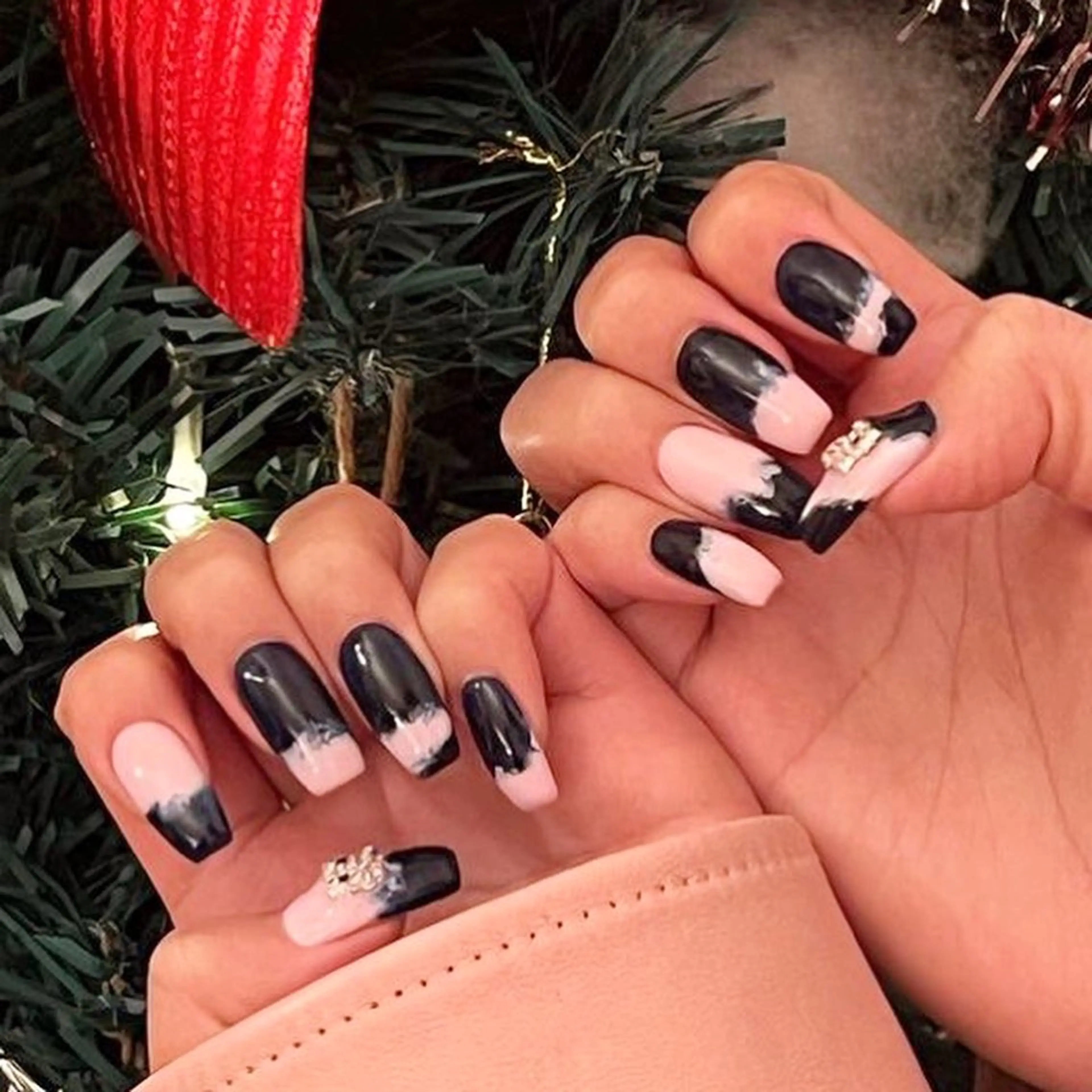 ネイル nail salon　Natural Cure所属・平井 彩香のネイルデザイン