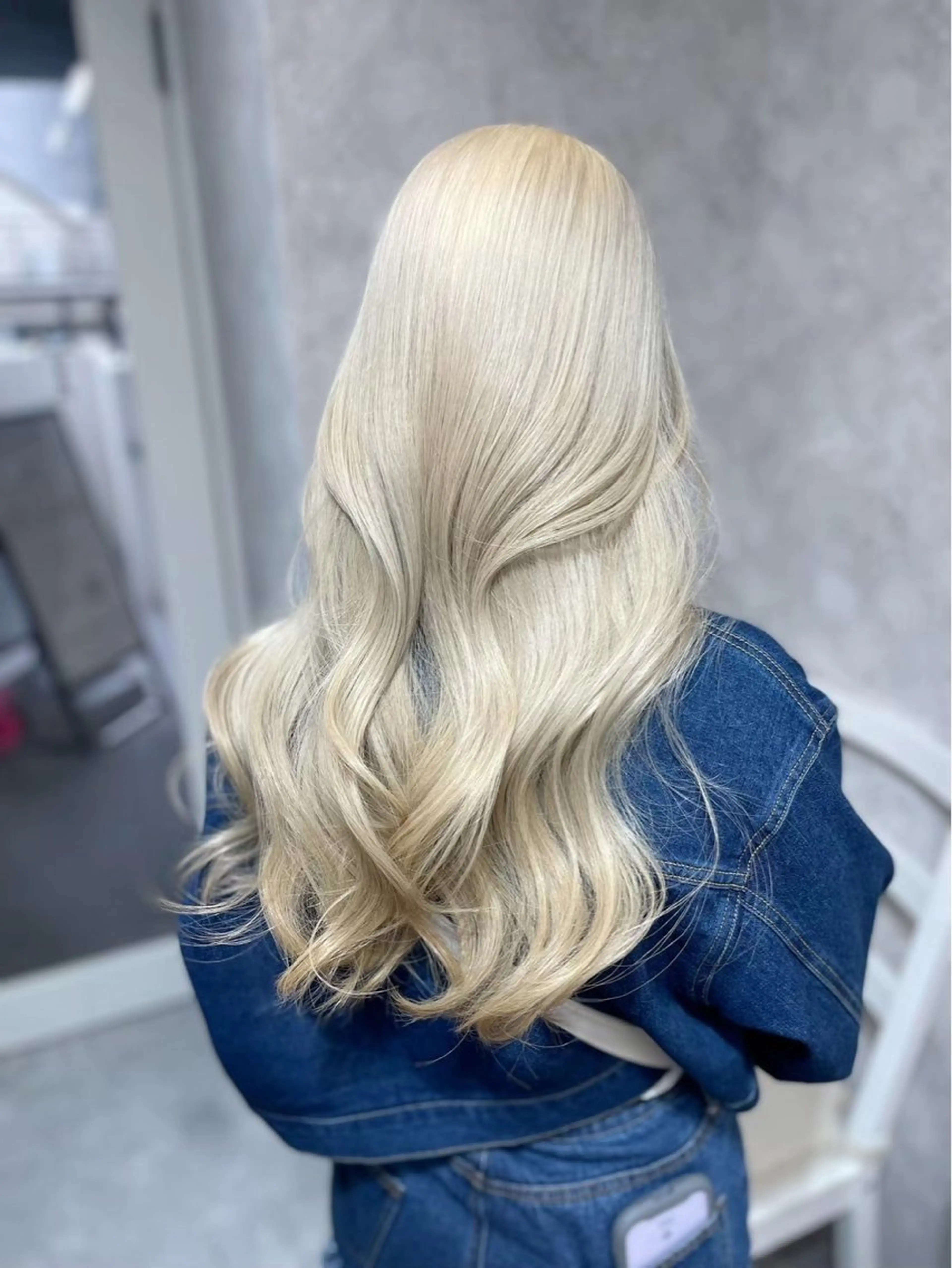 ロング カラー ヘアカラー トリートメント ハイトーン×韓国ヘア 💍tiam💍のヘアスタイル