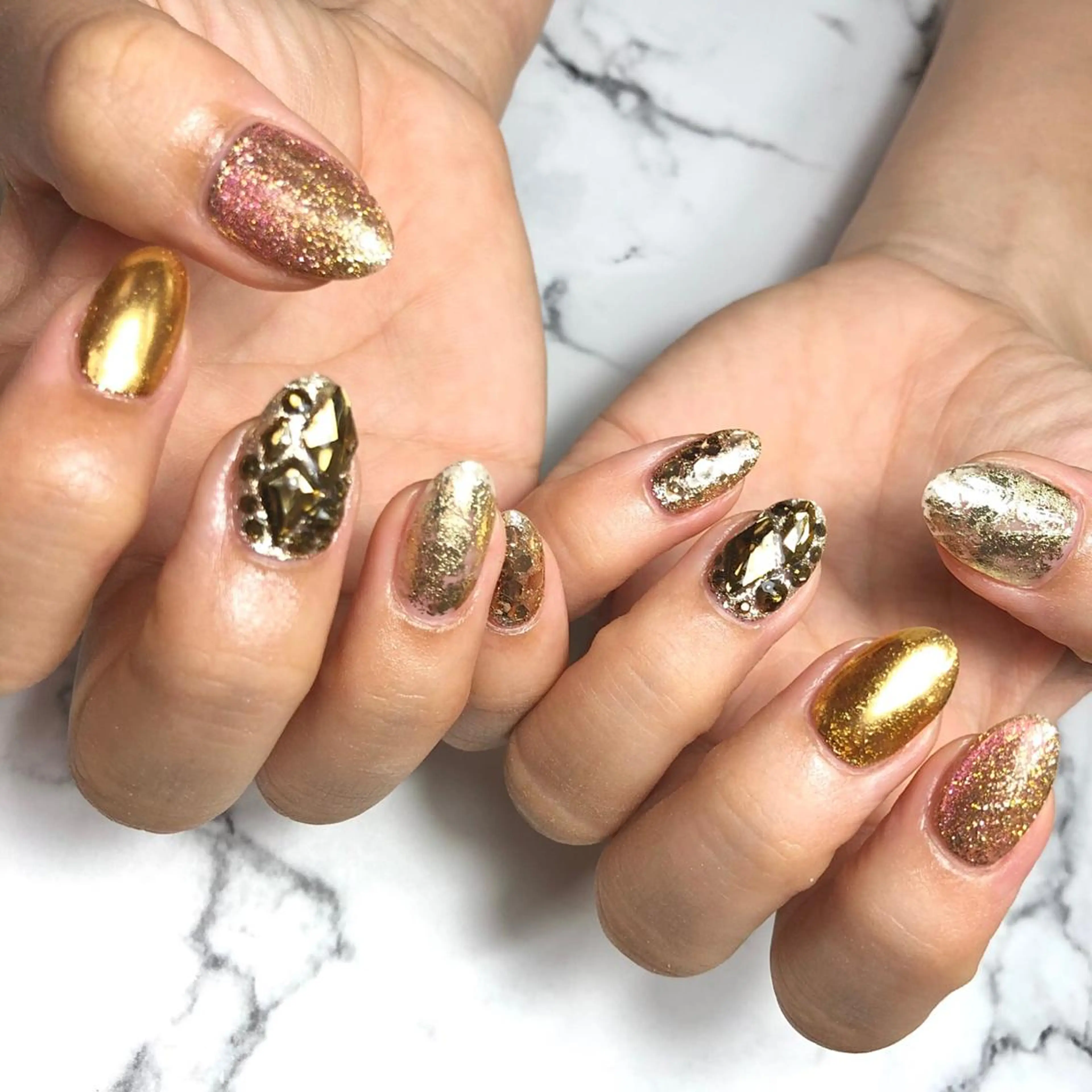 ネイル アートネイル ジェルネイル ゴールド ホログラムネイル 氷ネイル・うるうるネイル ハンドネイル NAIL NOWのネイルデザイン