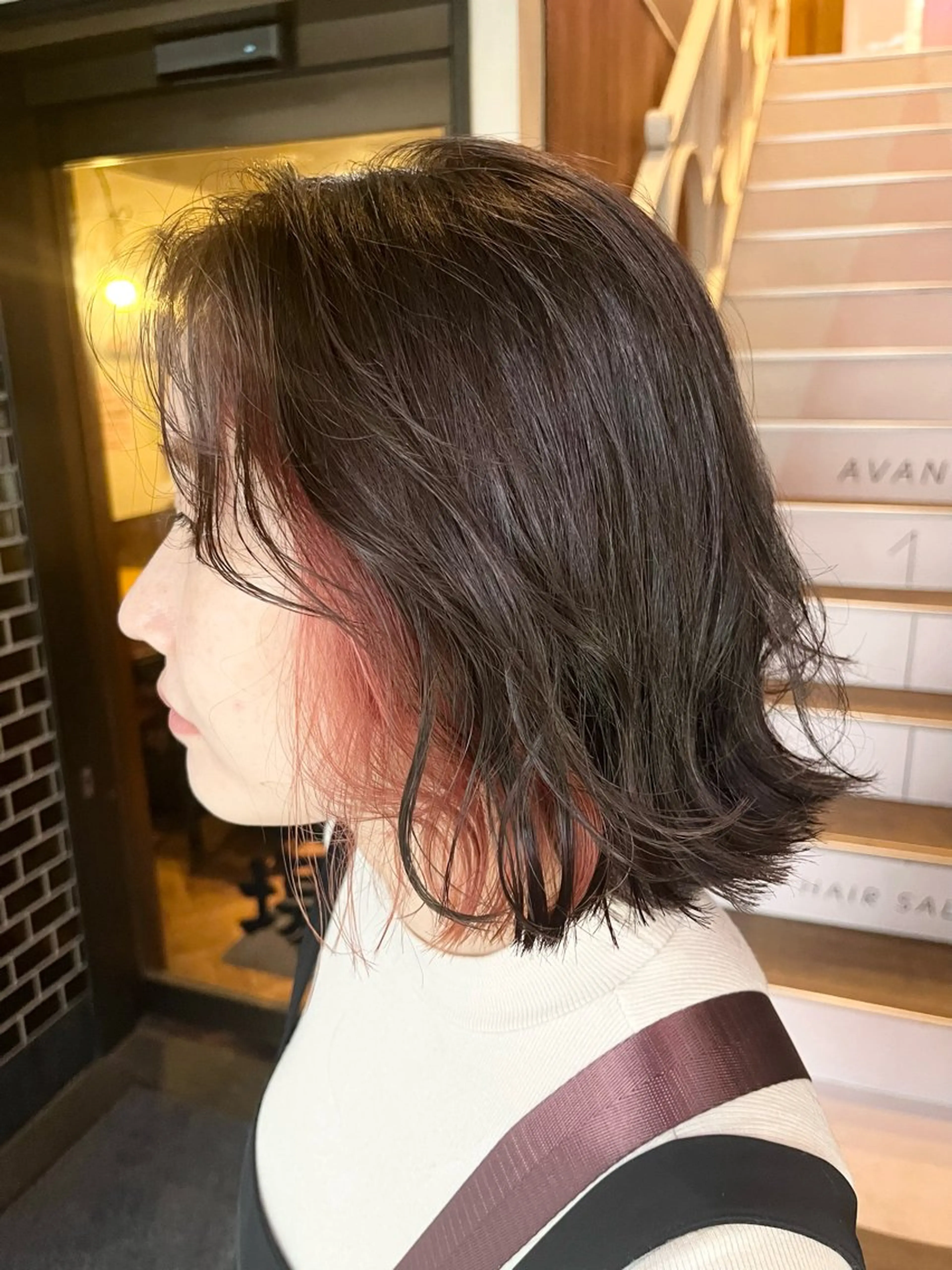 ミディアム カラー パーマ ヘアアレンジ アディクシーカラー 透明感カラー インナーカラー カット ヘアカラー 暗髪透明感カラー/ インナー/小島良太のヘアスタイル