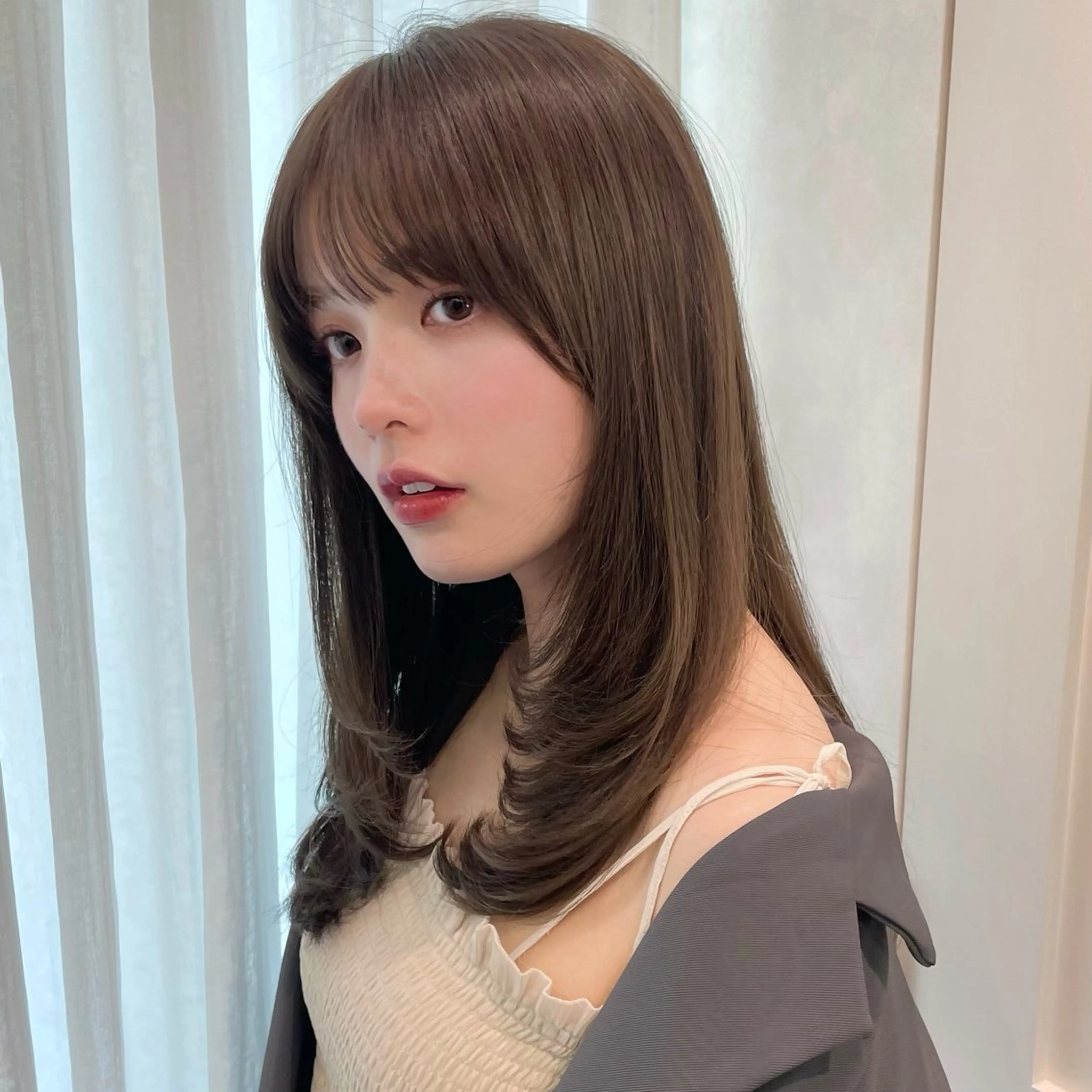 ミディアム カット ヘアカラー トリートメント 透明感カラー/ レイヤー🪽千優のヘアスタイル