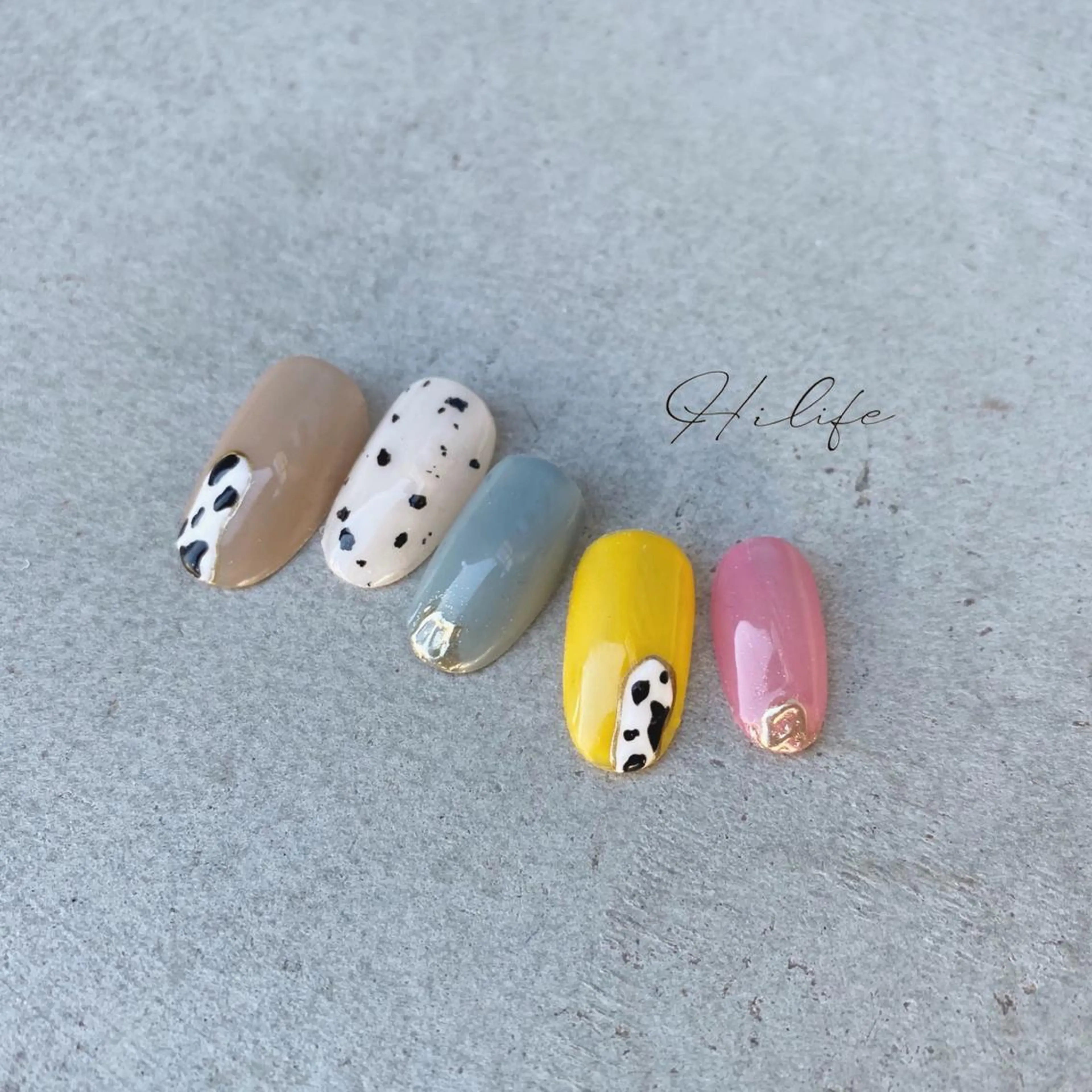 ネイル ミラーネイル Nail Adore.のネイルデザイン