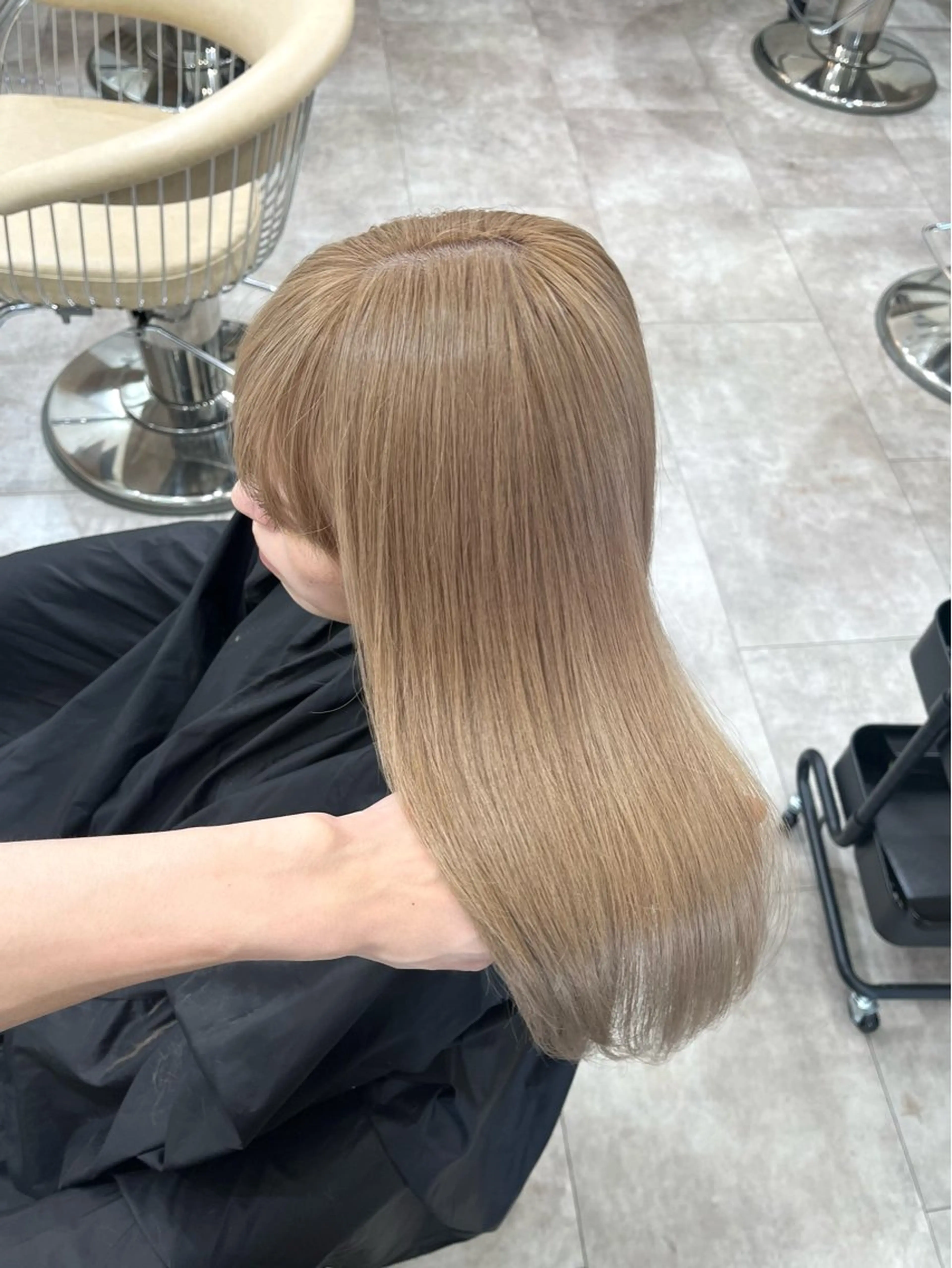 セミロング カット ヘアカラー トリートメント LATE  tokyo所属・廣庭 勇人のヘアスタイル