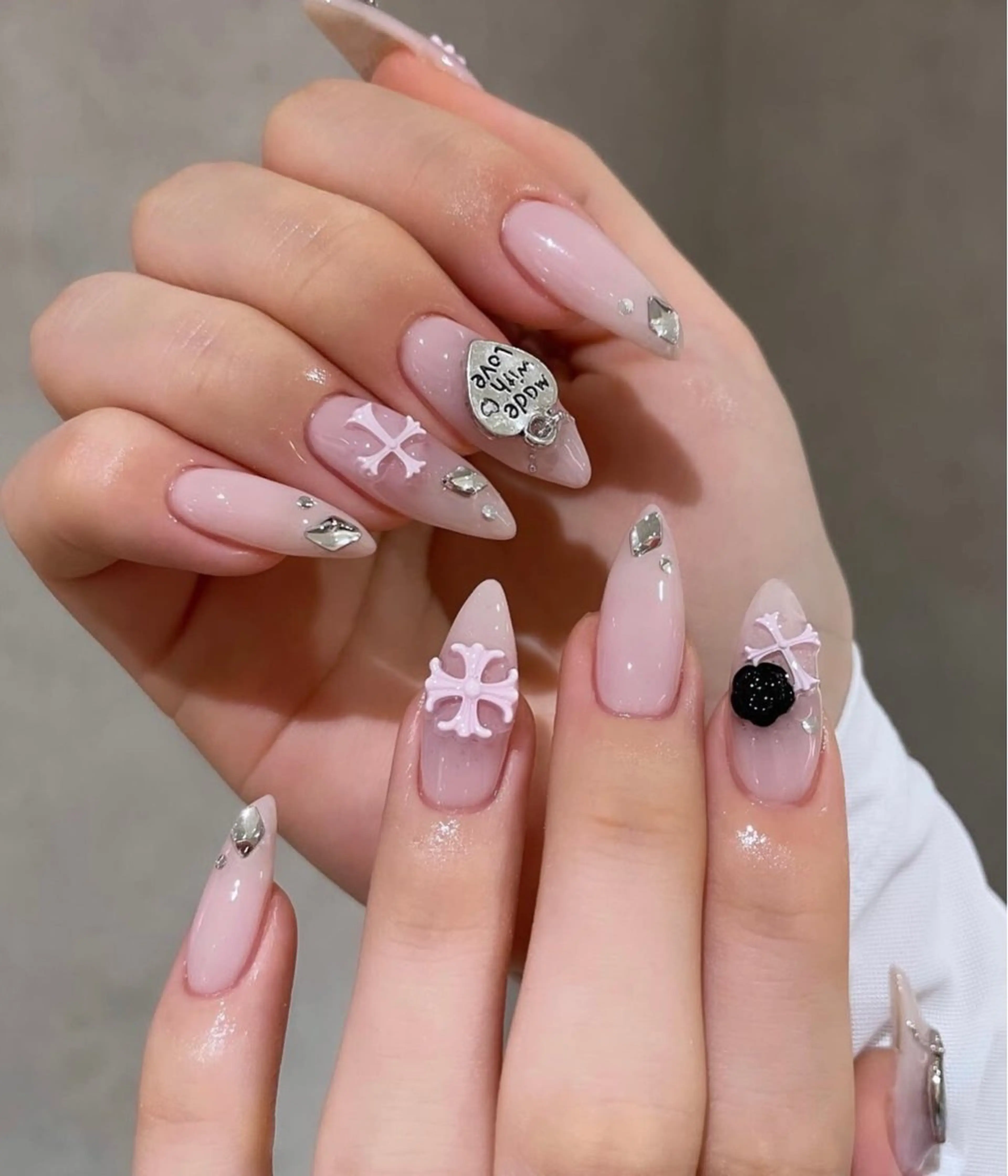 ネイル アートネイル ジェルネイル キラキラネイル 韓国ネイル ニュアンスネイル ハンドネイル Jenn Nail Shinokuboのネイルデザイン