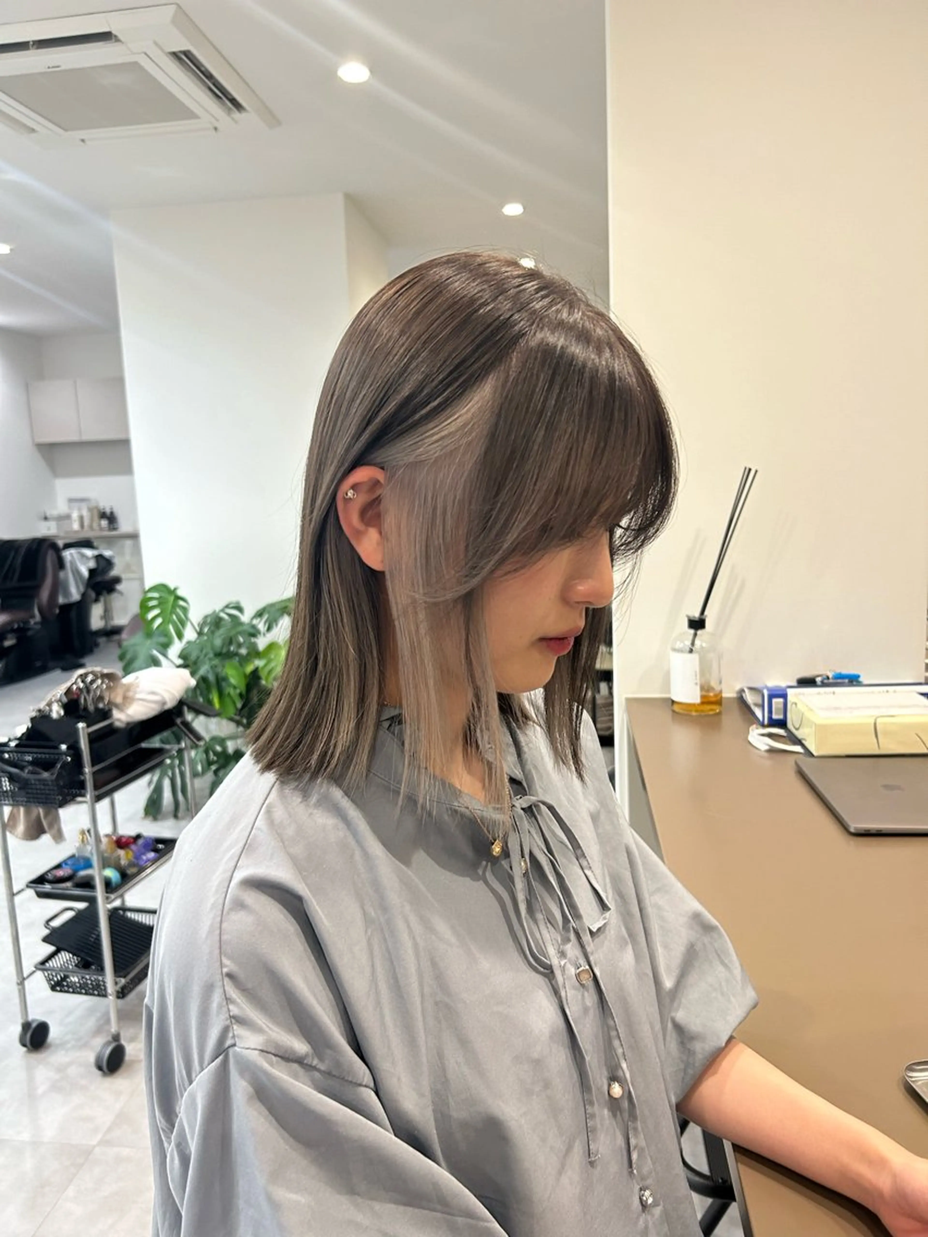 ミディアム カラー ブリーチ YUEN イシイ アミのヘアスタイル