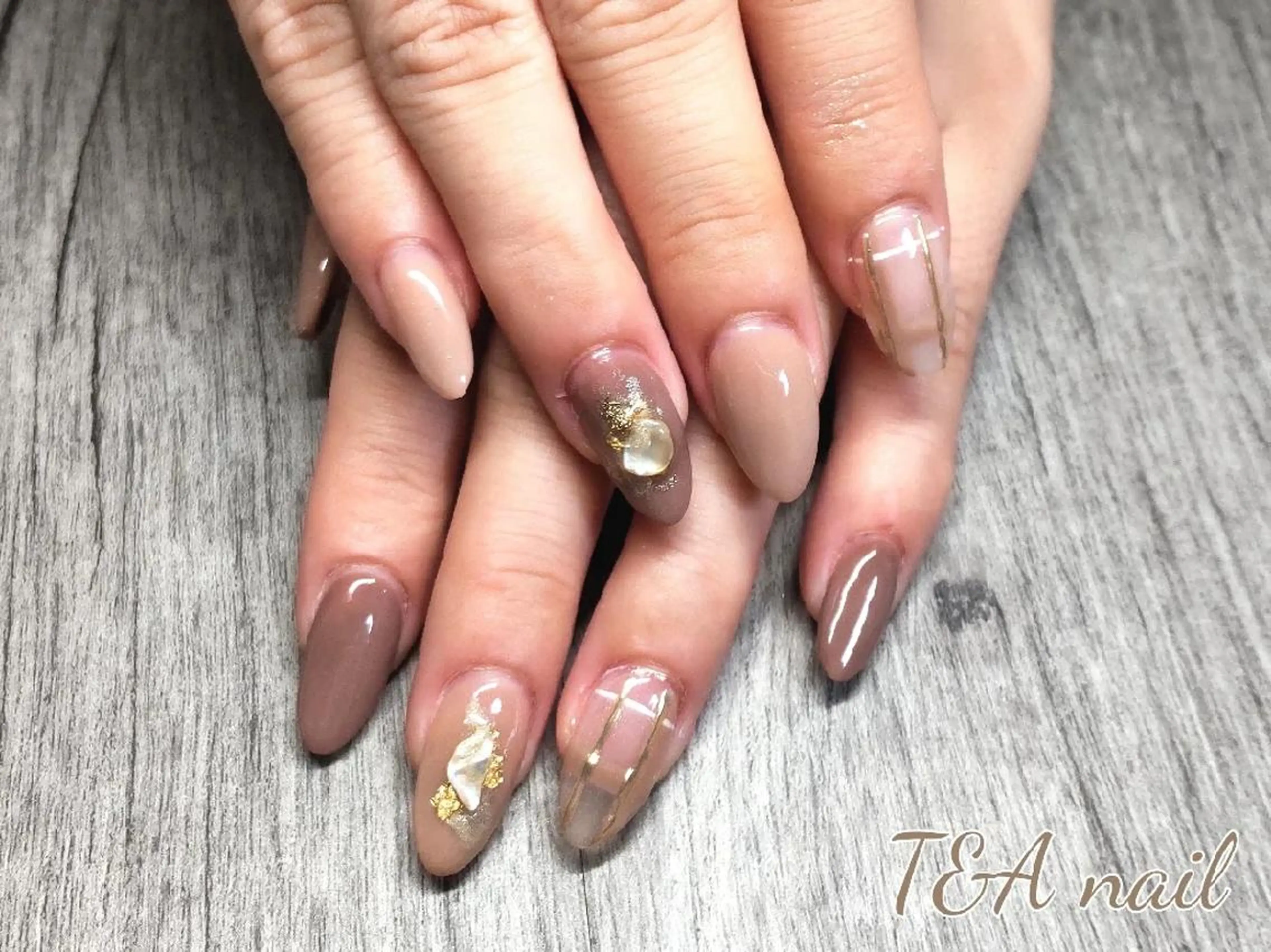 セミロング ネイル ブラウン 長さ出し ジェルネイル ニュアンスネイル スカルプネイル ハンドネイル T&A nailのネイルデザイン