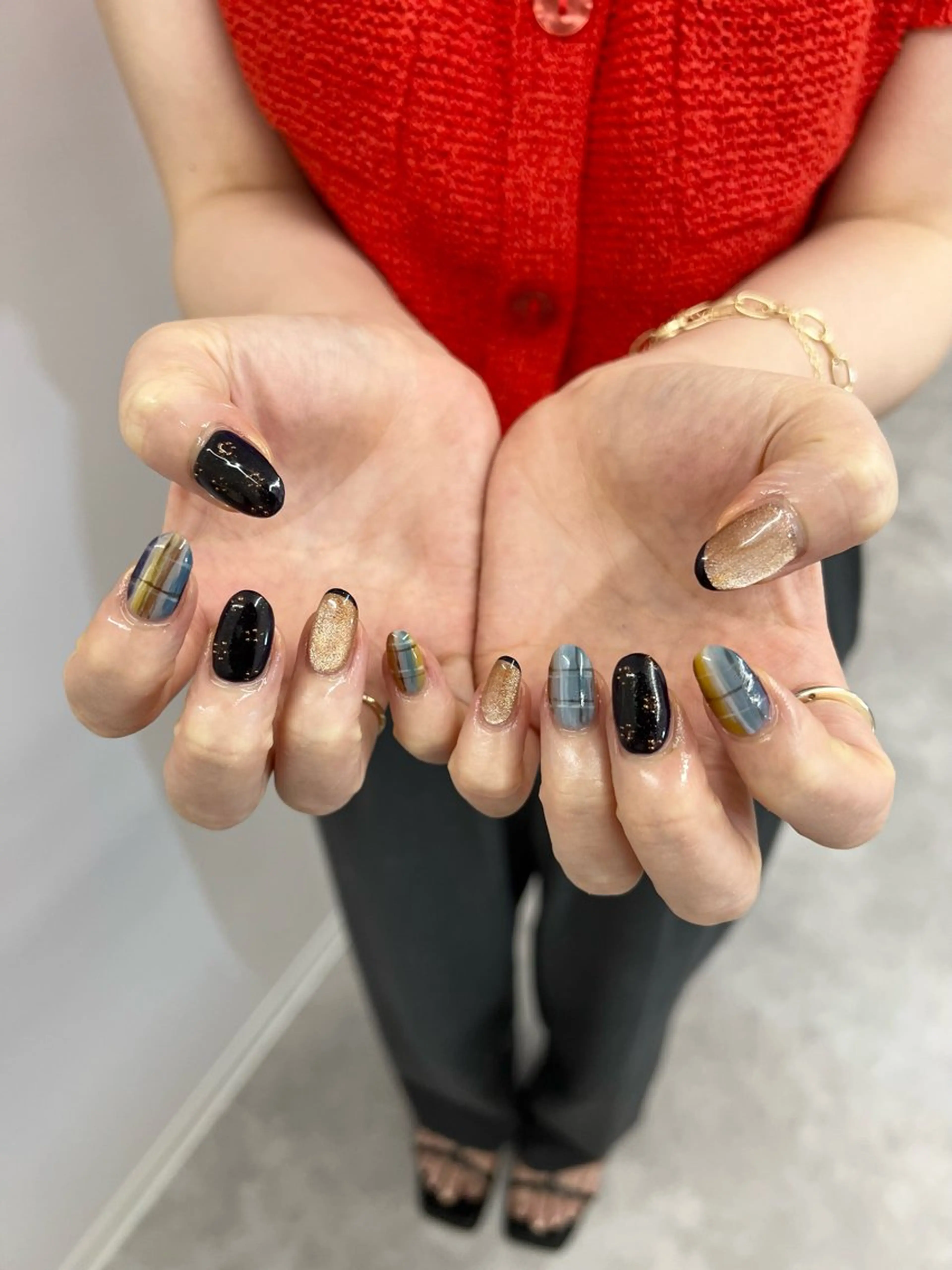 ネイル ブルー ジェルネイル ゴールド マグネットネイル ネイビー ハンドネイル ハンドケア Bana_ Nailのネイルデザイン