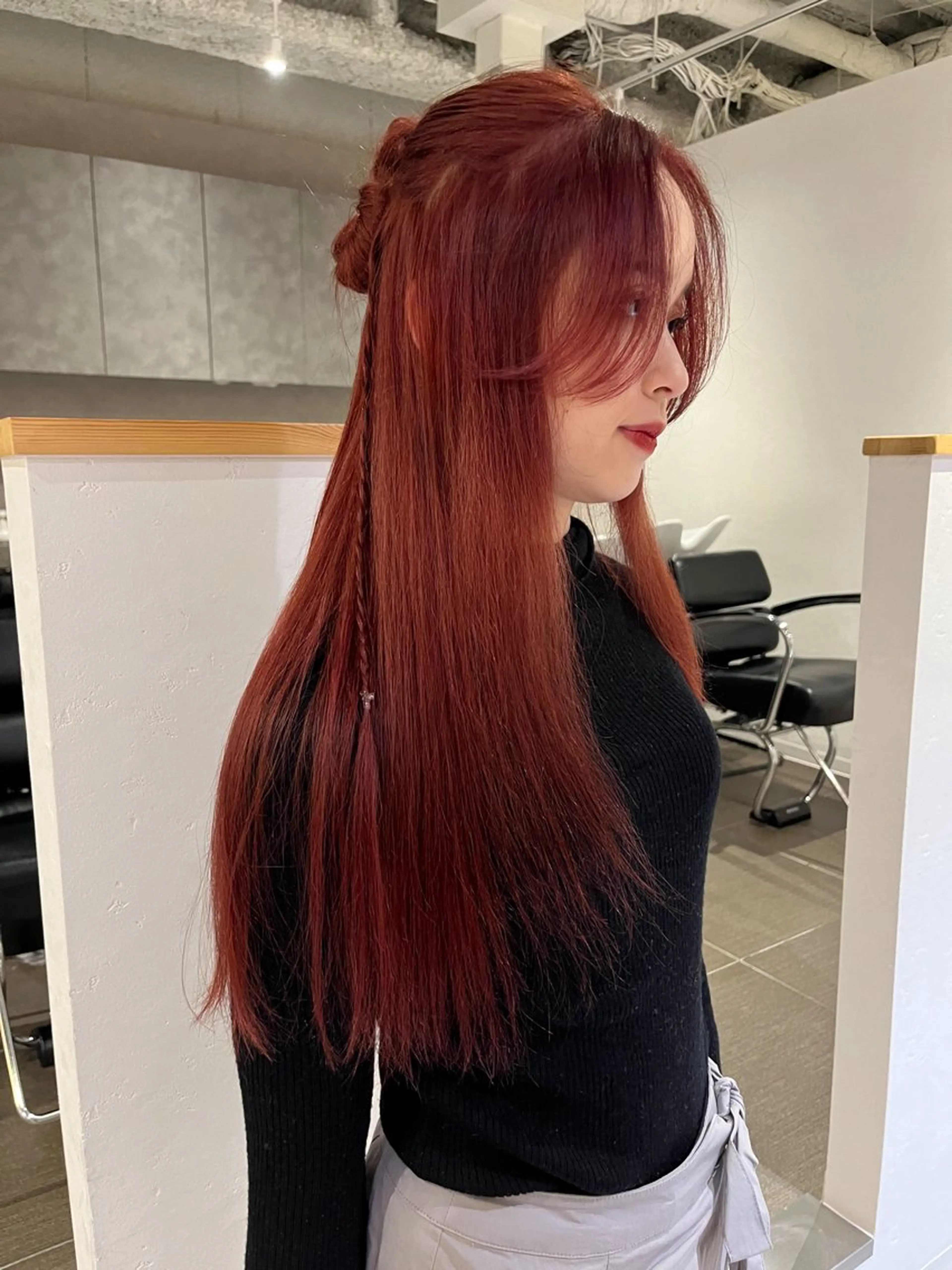 ロング カラー レッドカラー 桃果 momokaのヘアスタイル
