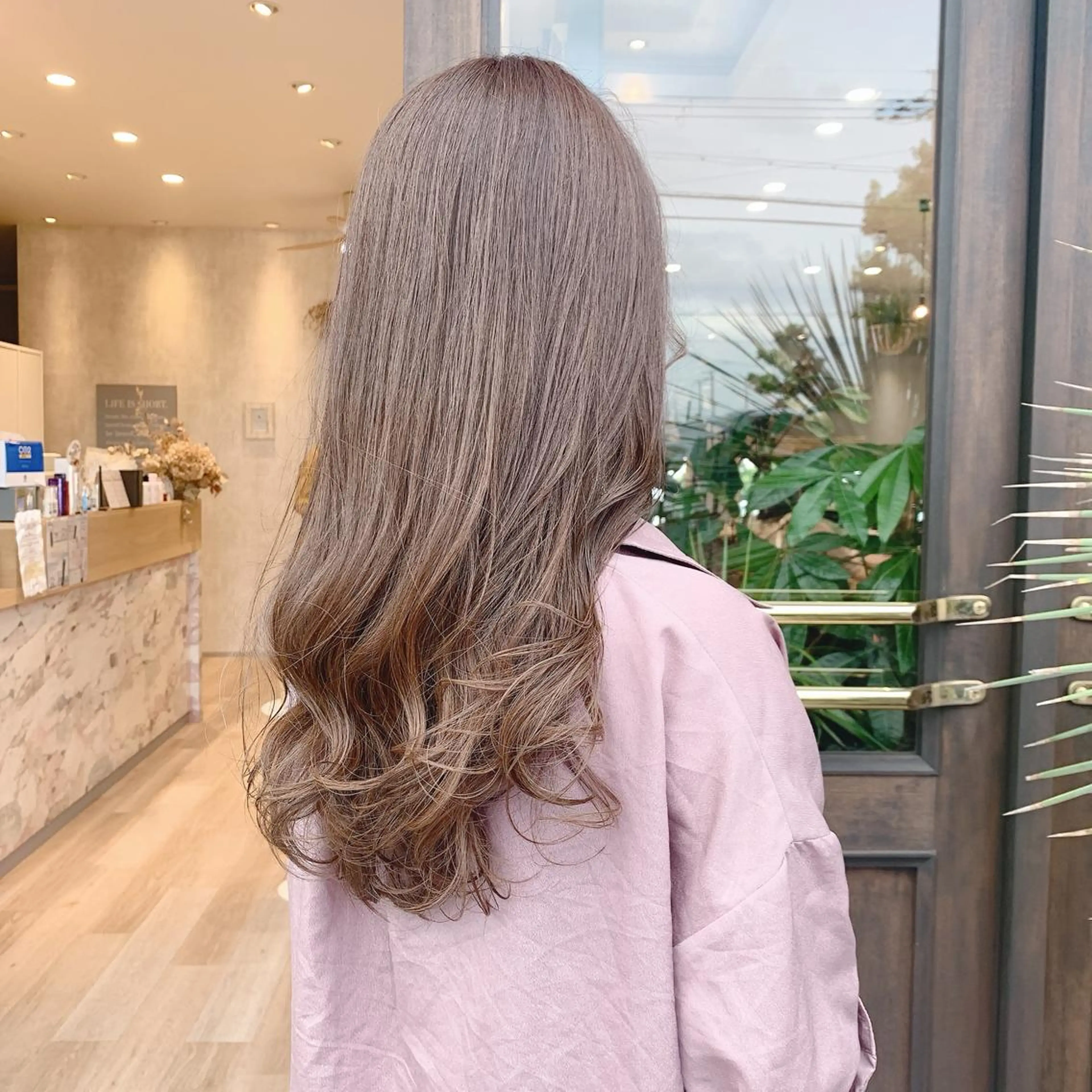 ロング カラー 吉原 由菜のヘアスタイル