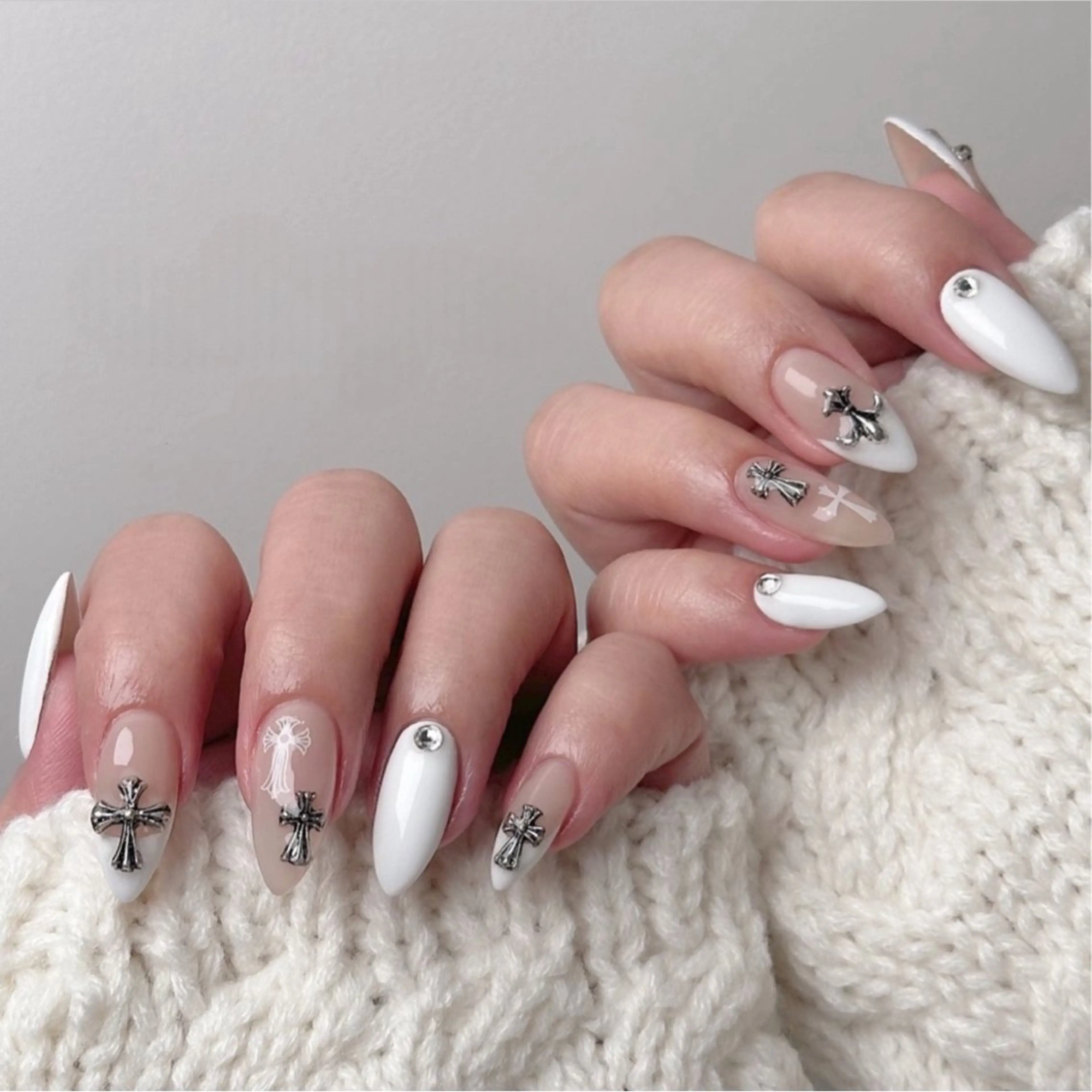 ネイル アニマル柄 オーロラネイル チークネイル フラッシュネイル ジェルネイル ハンドネイル Lyna Nail のネイルデザイン