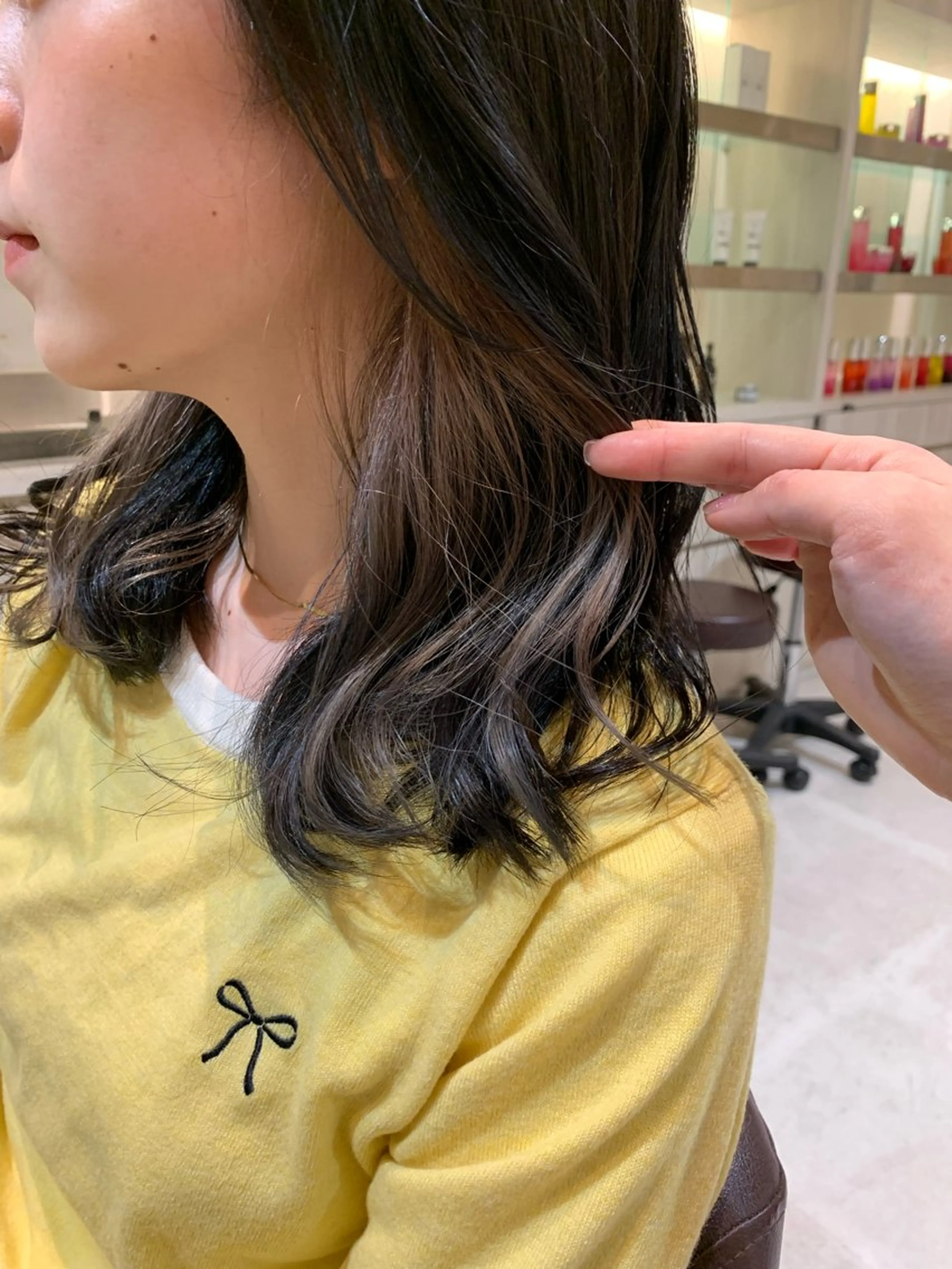 ロング カラー イヤリングカラー インナーカラー ヘアカラー トリートメント mulum hair dressing salon所属・yuuki🌷名古屋 栄　ベージュ/カラーのヘアスタイル