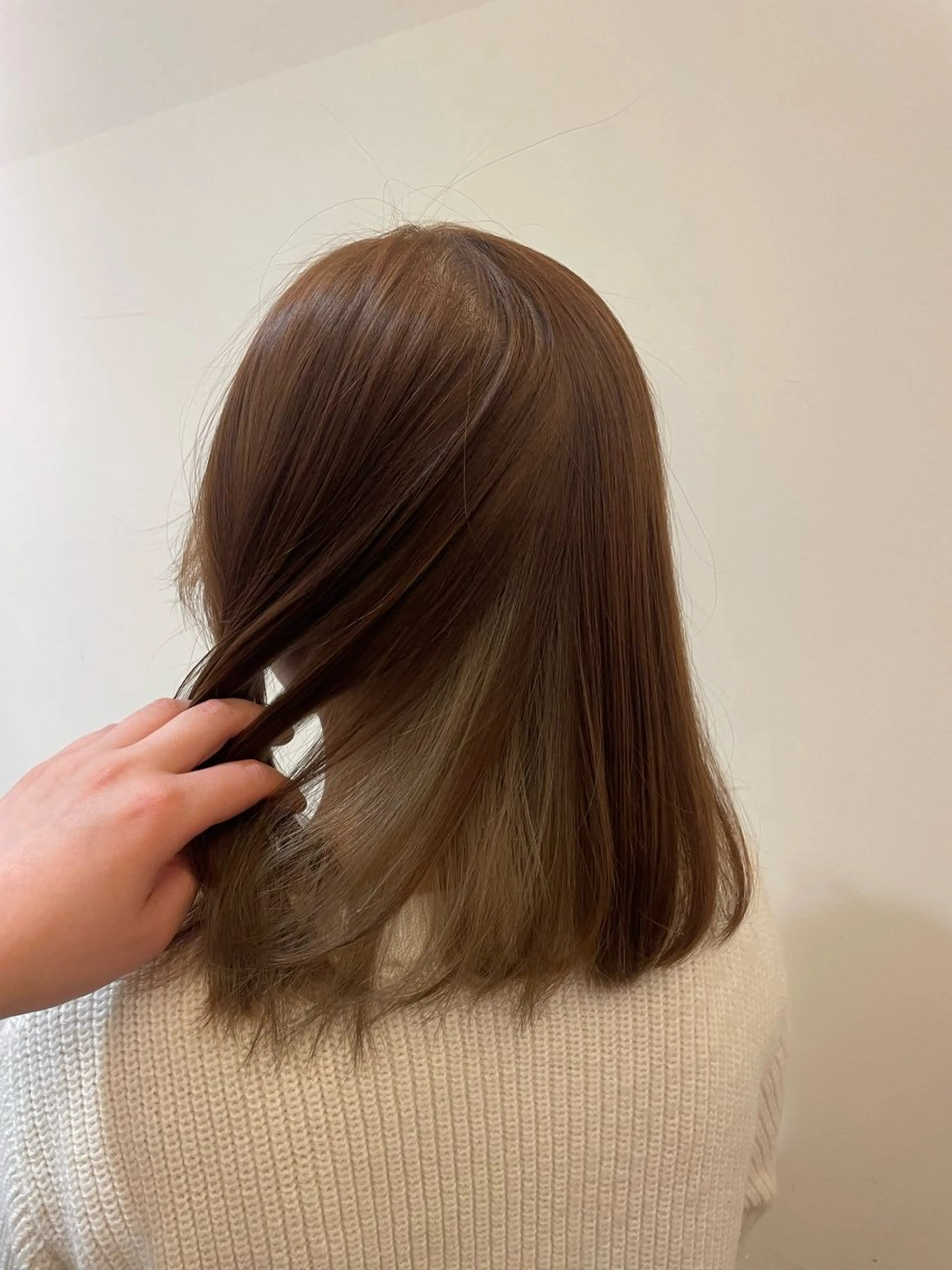 セミロング Hairs Gallery所属・透明感カラー✨南 津麦のヘアスタイル