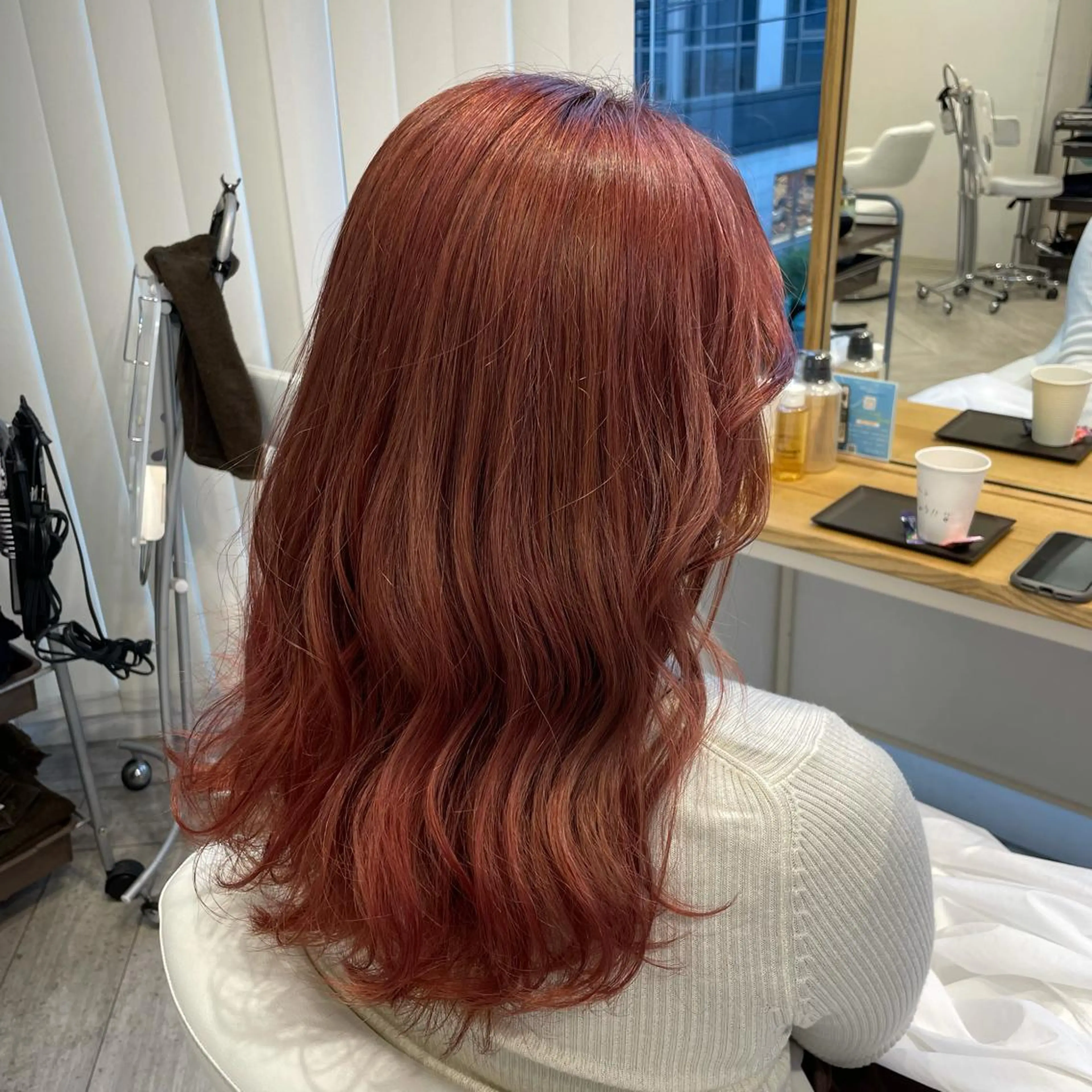 ロング ヘアカラー トリートメント 亀山 由里菜のヘアスタイル