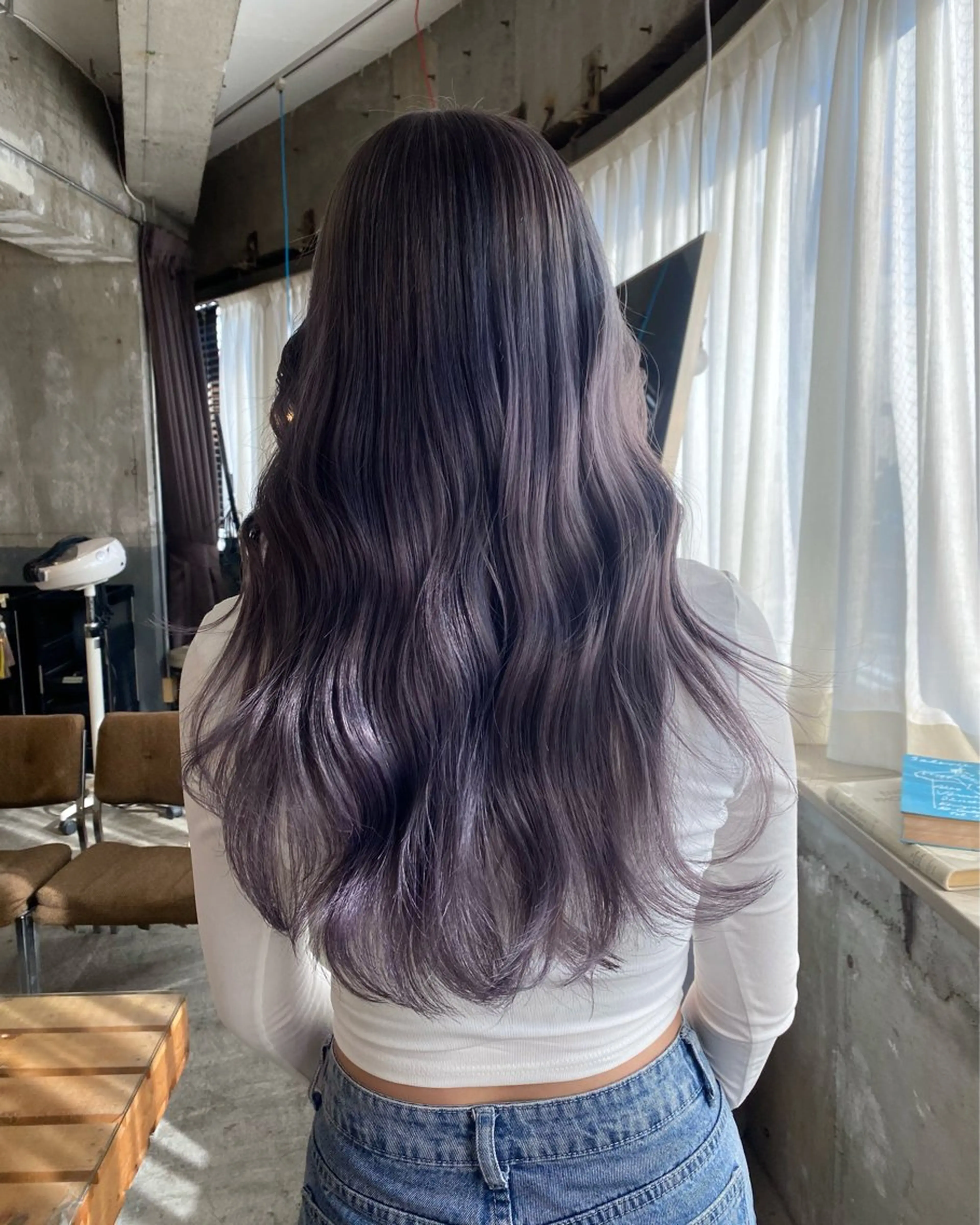 ロング カラー ブリーチ グレージュ ハイトーンカラー ラベンダーカラー ラベンダーグレージュ keen 立川のヘアスタイル