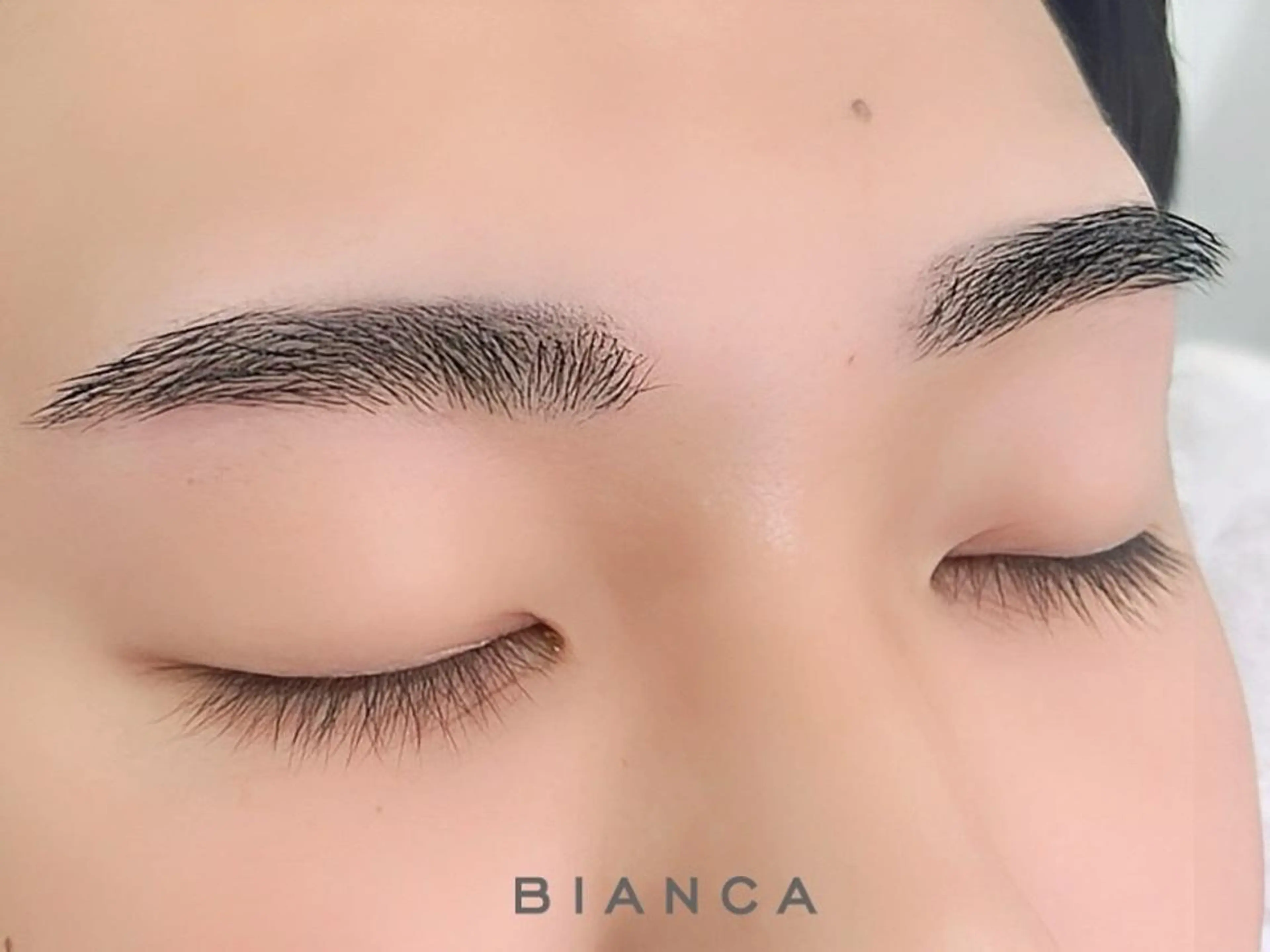 アイブロウ Bianca ABEのネイルデザイン