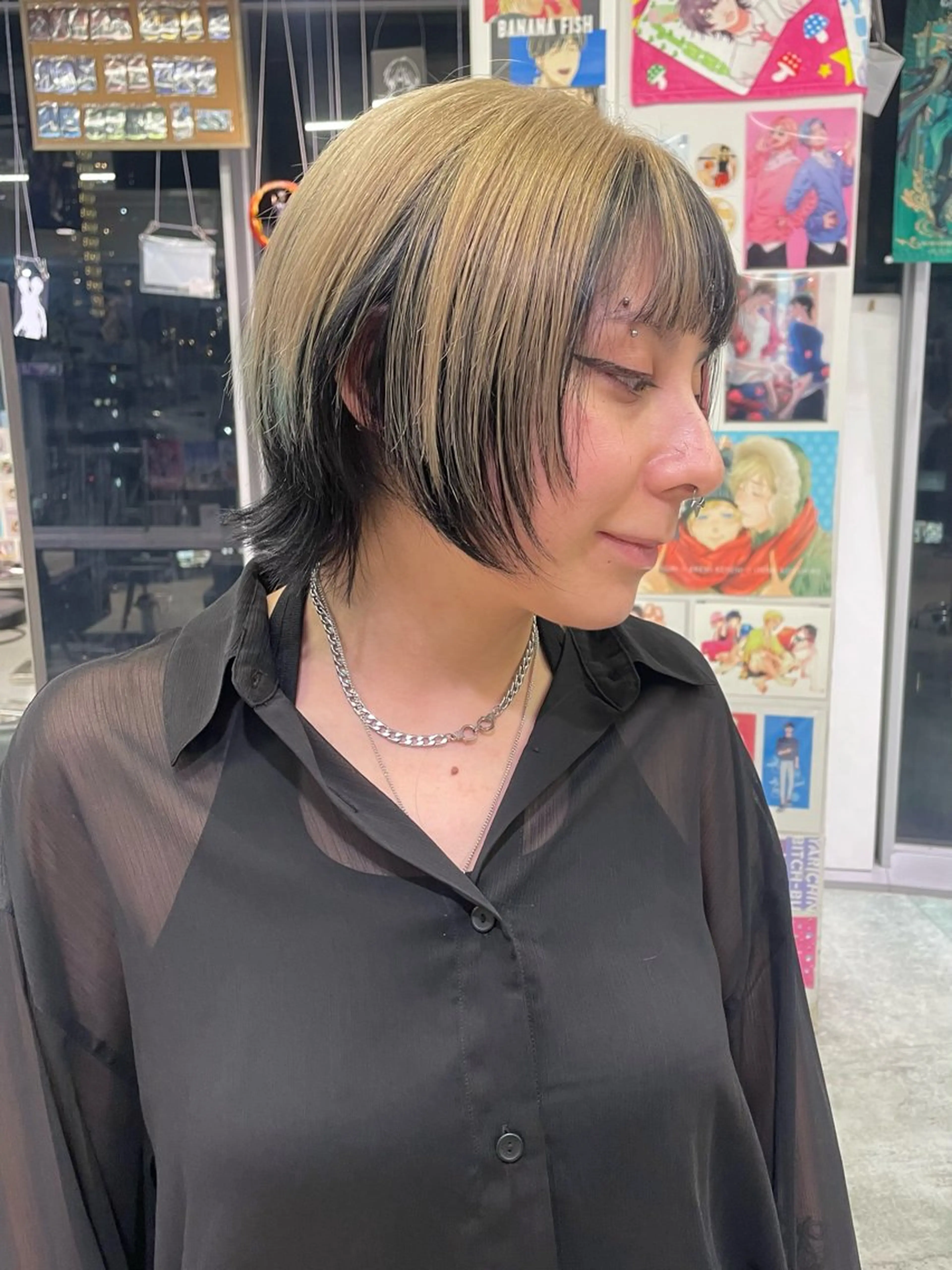 ミディアム ウルフカット ヘアカラー トリートメント 🍭ハイトーン/ レイヤーカット🦄のヘアスタイル