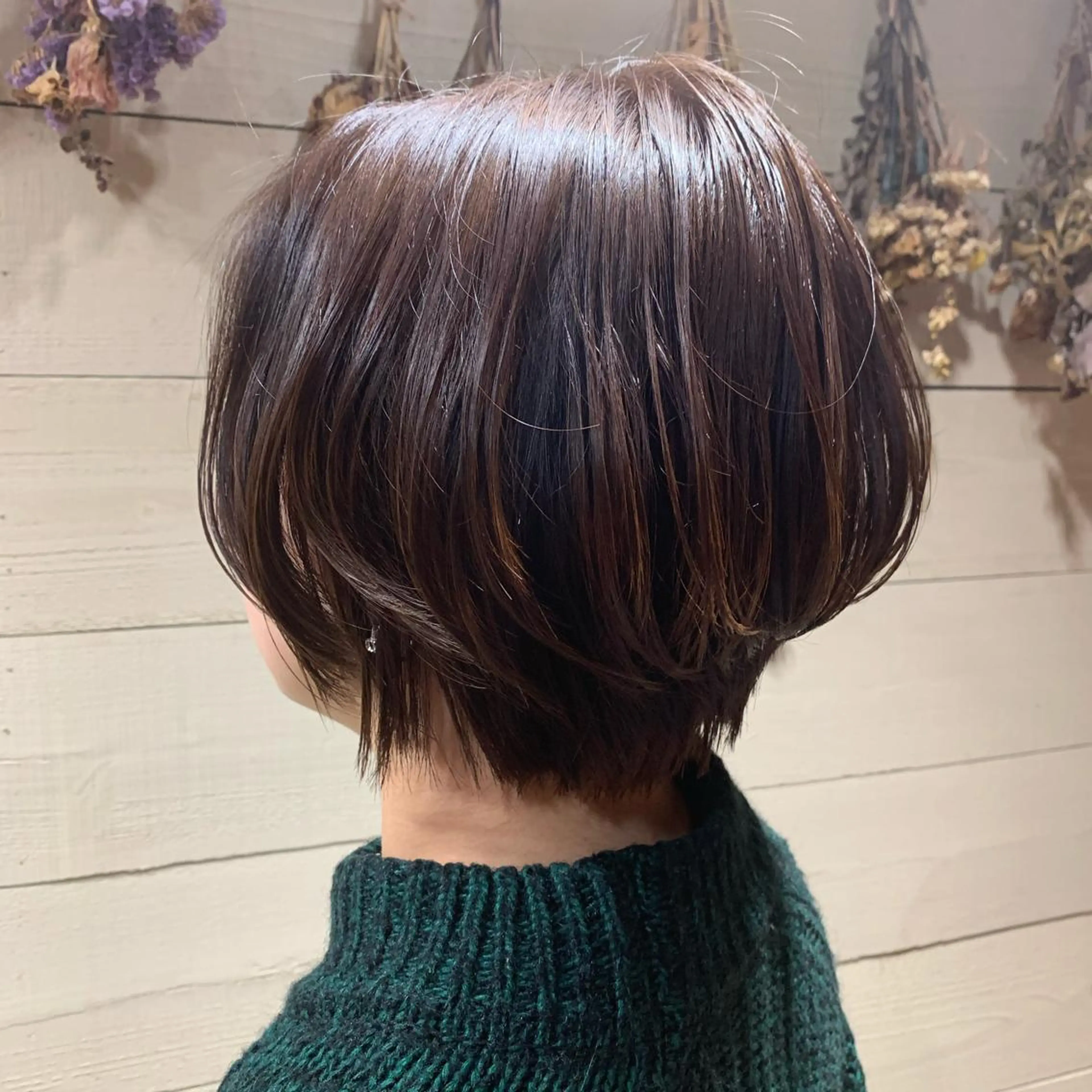 ショート カラー カット ヘアカラー 縮毛矯正 トリートメント クワハラ イオリのヘアスタイル