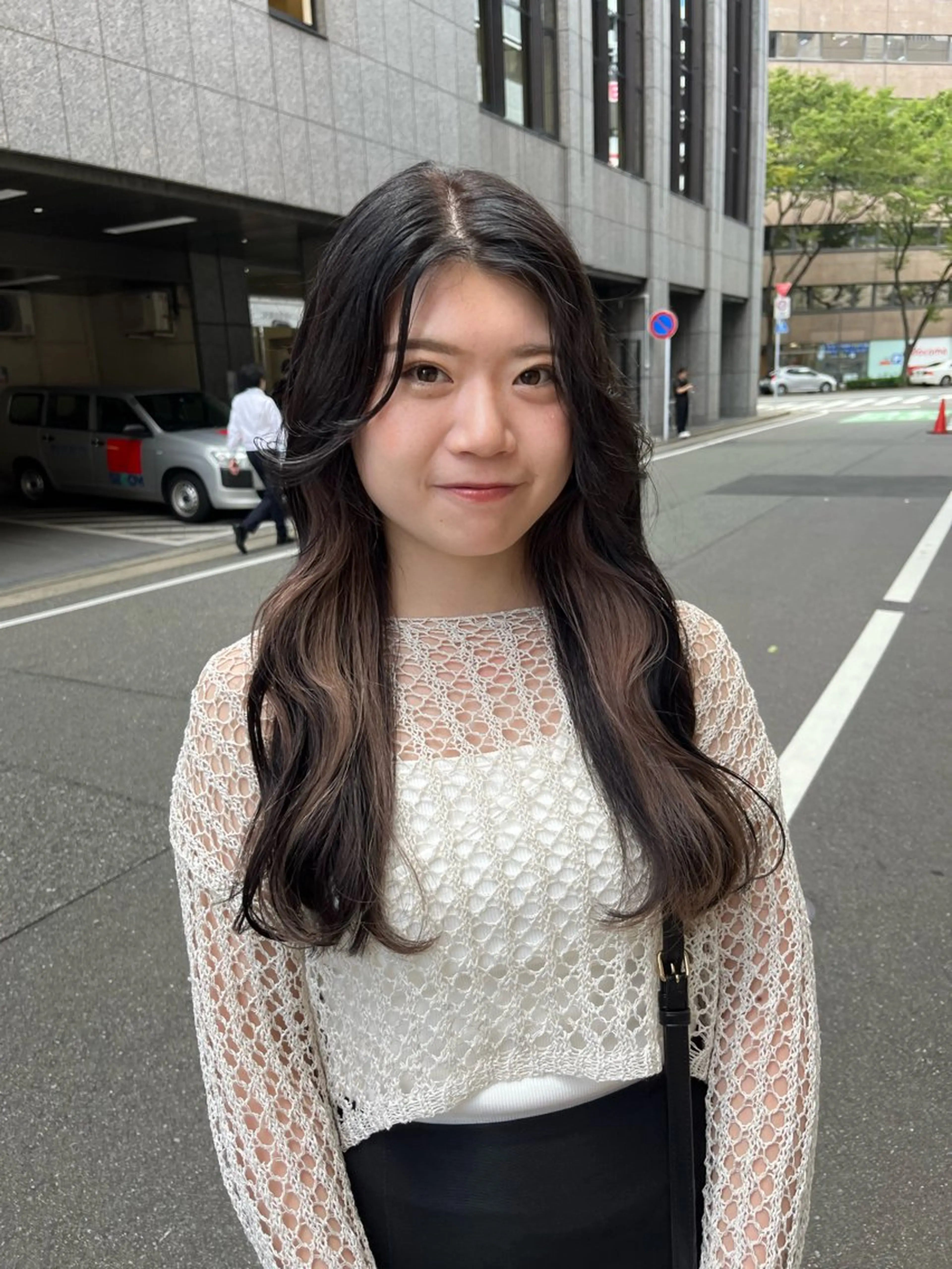 ロング カラー ベージュカラー こまつばらみお/レイ ヤー/ダブルカラーのヘアスタイル