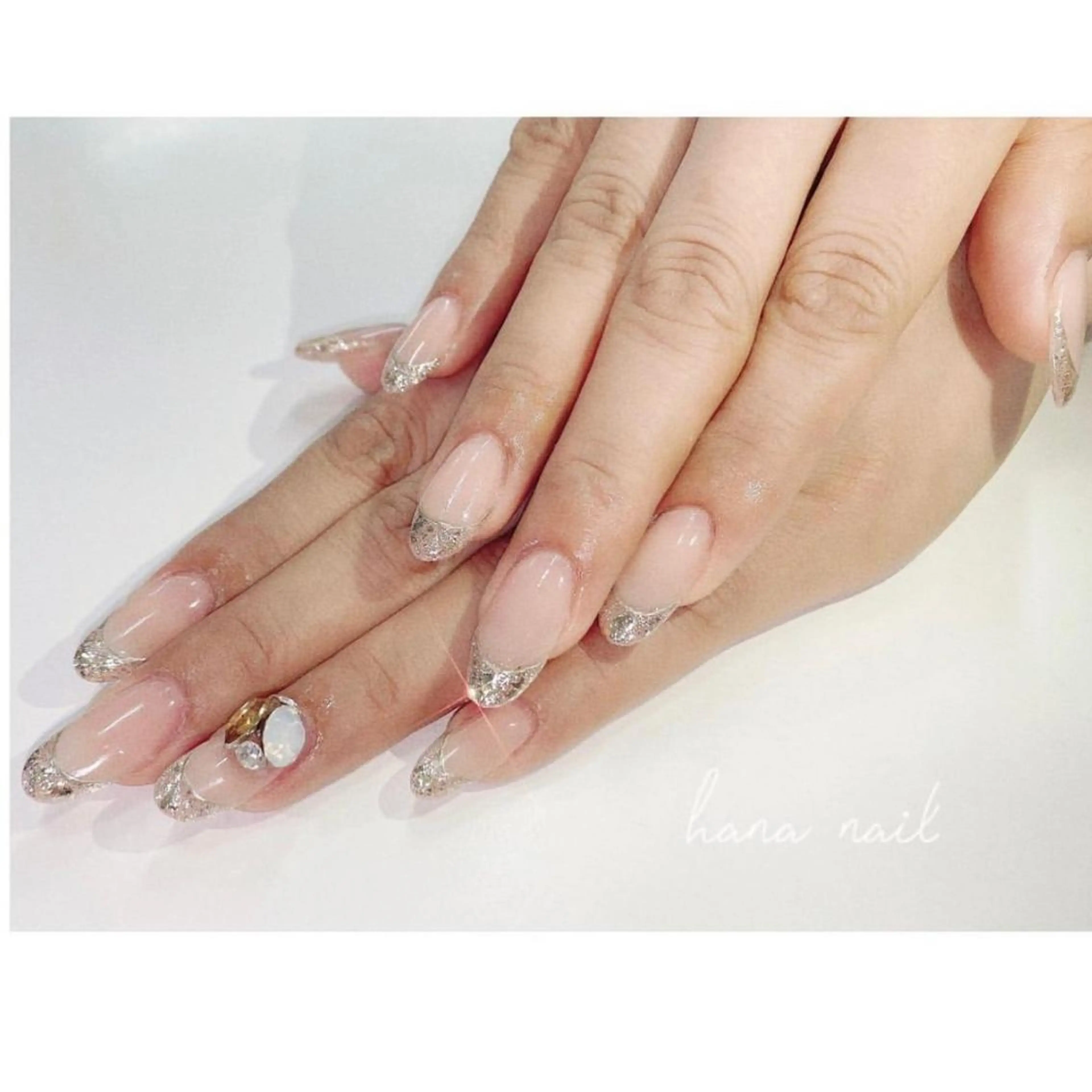 ネイル フレンチネイル ガラスフレンチ シルバー Haney所属・S. Hanaのネイルデザイン