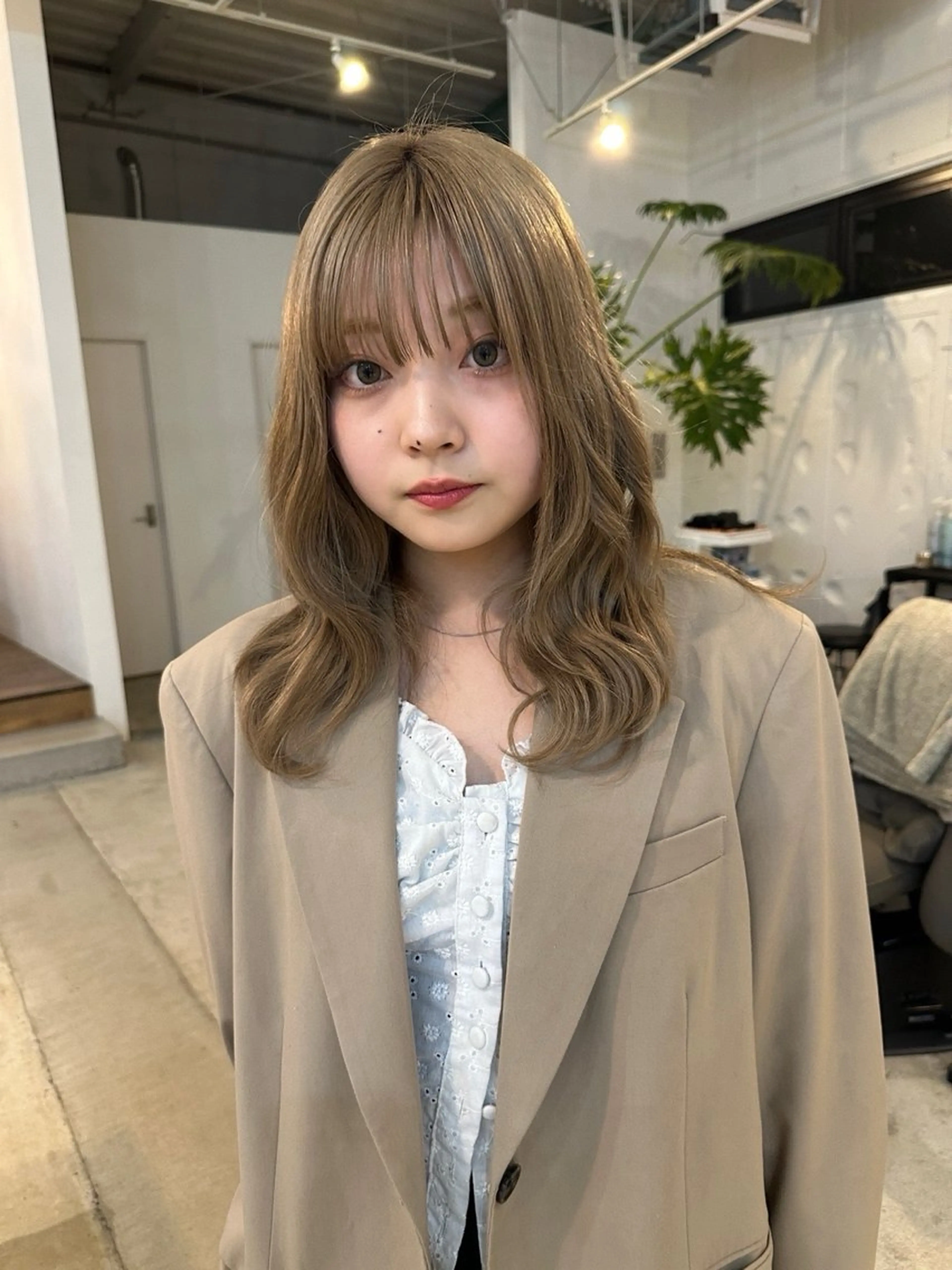 ミディアム 若井 媛愛のヘアスタイル