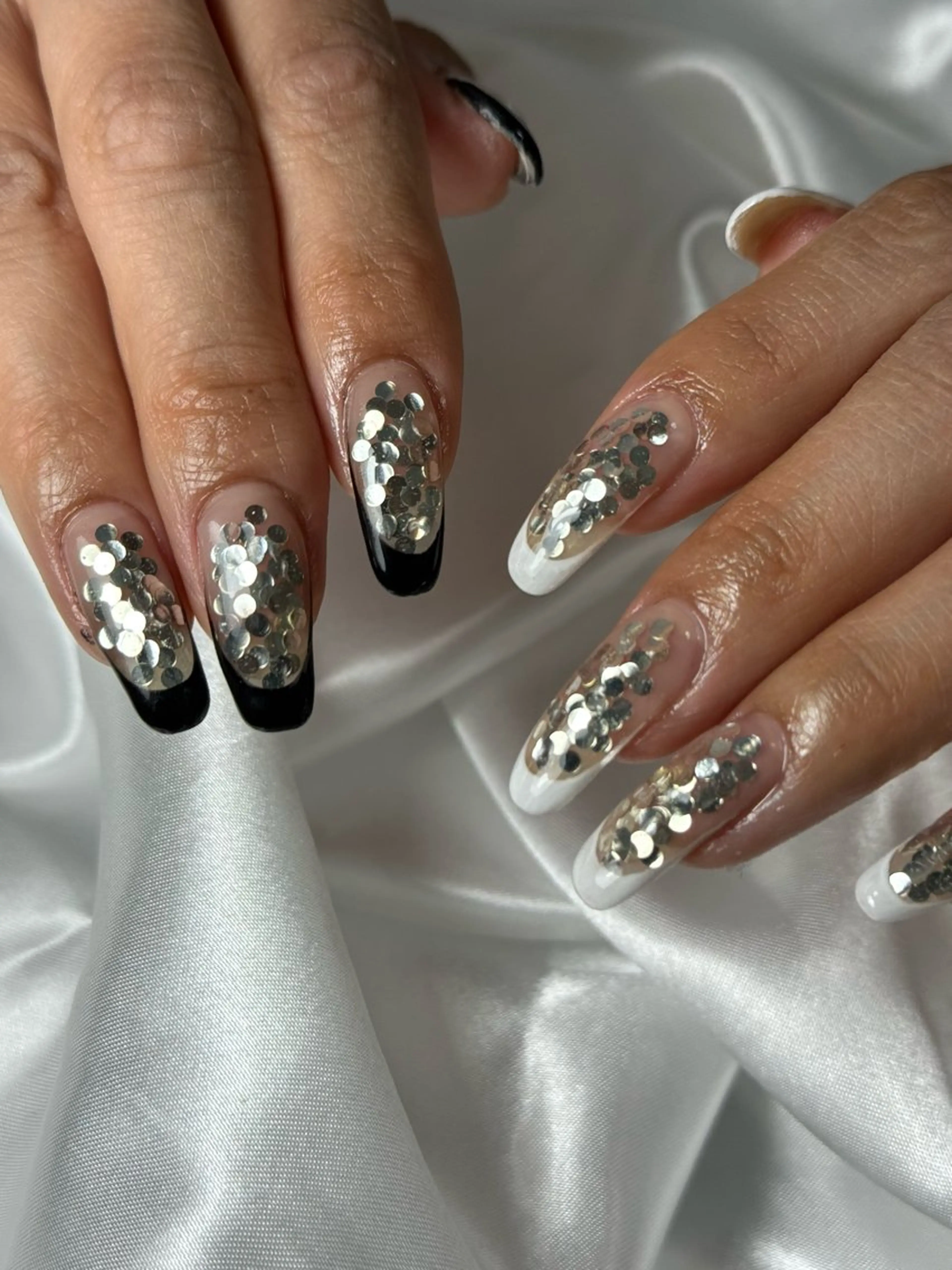 ネイル フレンチネイル ジェルネイル ホログラムネイル 持ち込み パラジェル ハンドネイル flowers nailのネイルデザイン