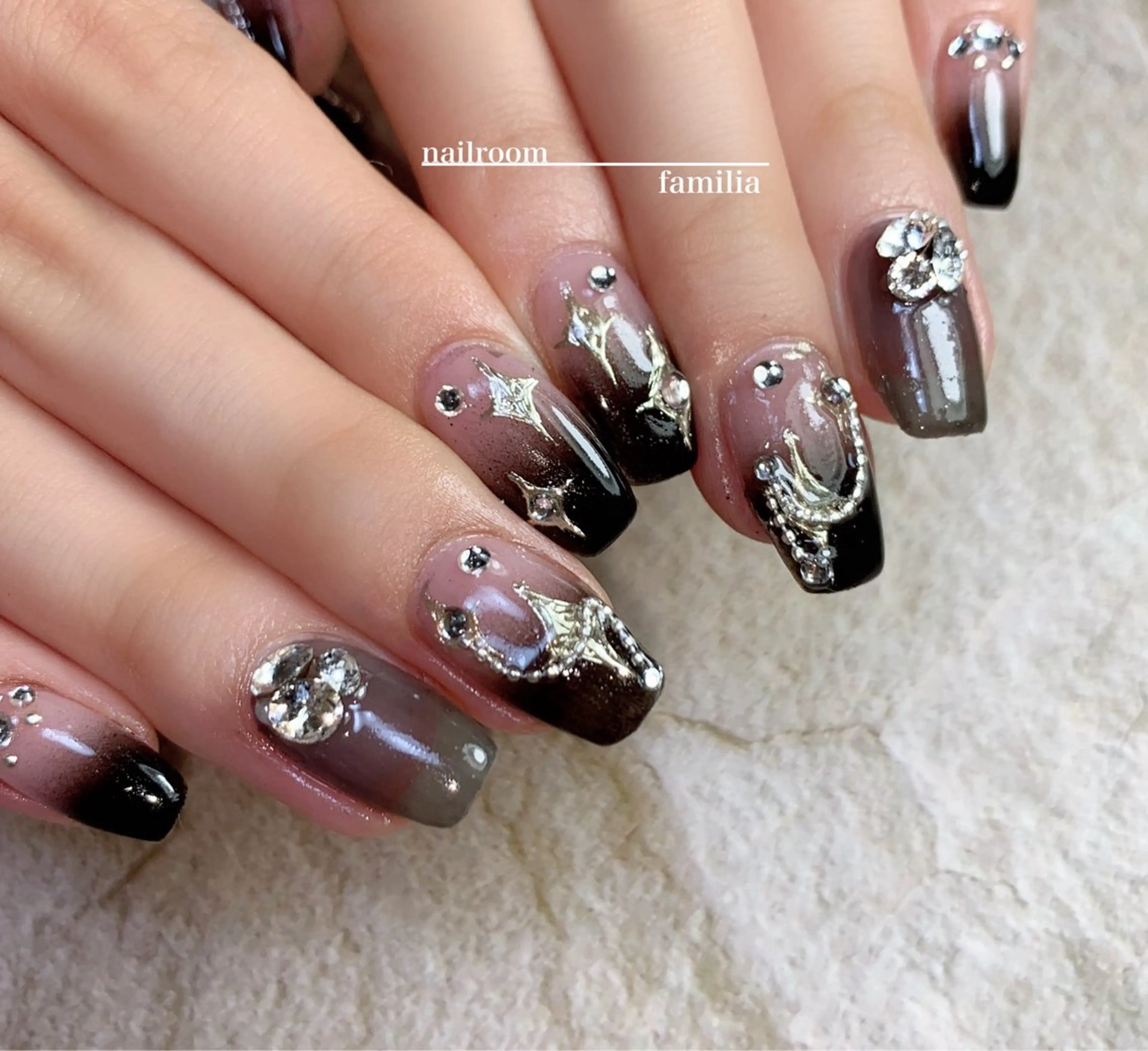 ネイル グラデーション -nailroom- familiaのネイルデザイン