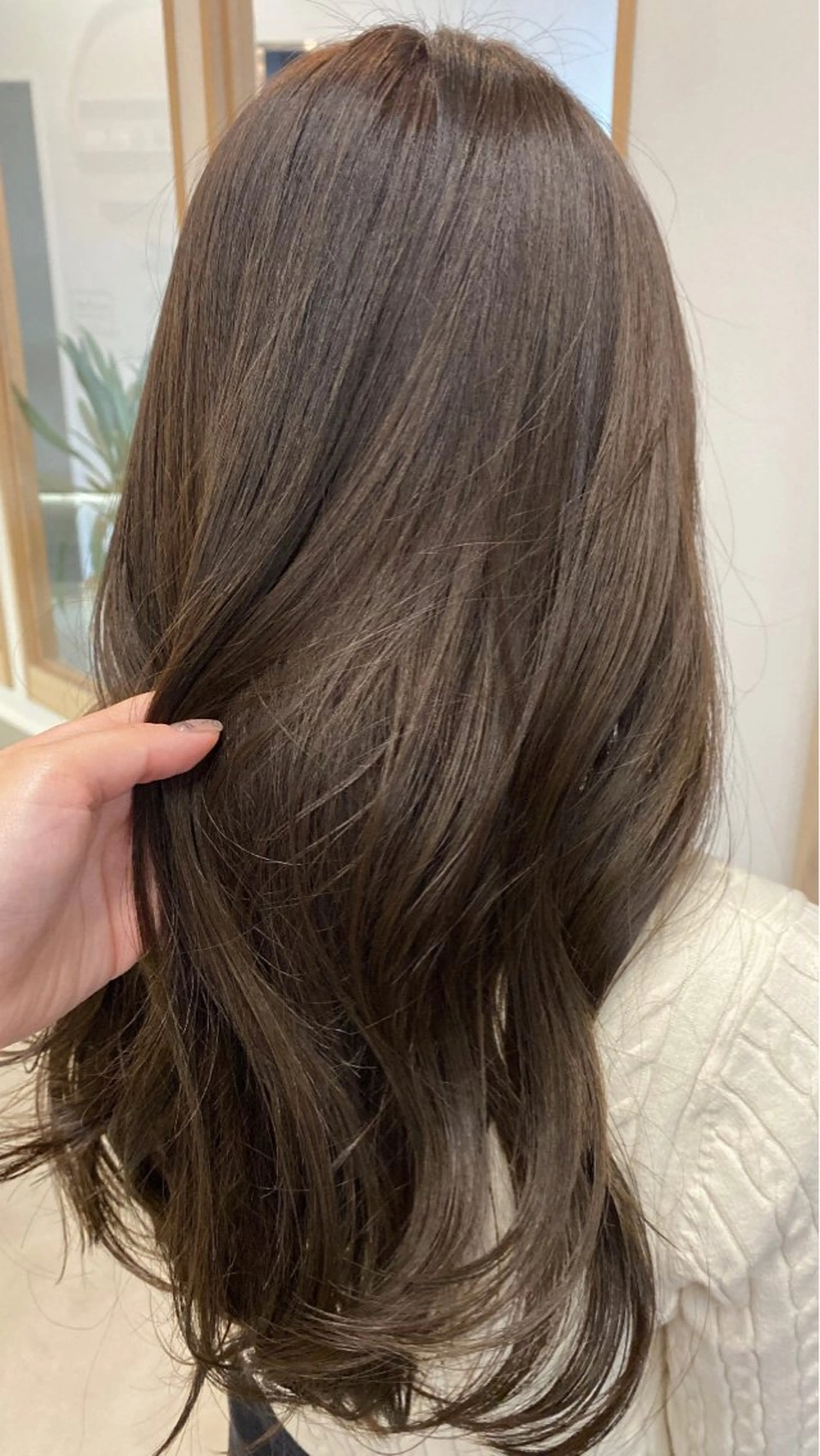 ロング ラベンダーベージュ カット ヘアカラー トリートメント sanae /透明感カラーのヘアスタイル