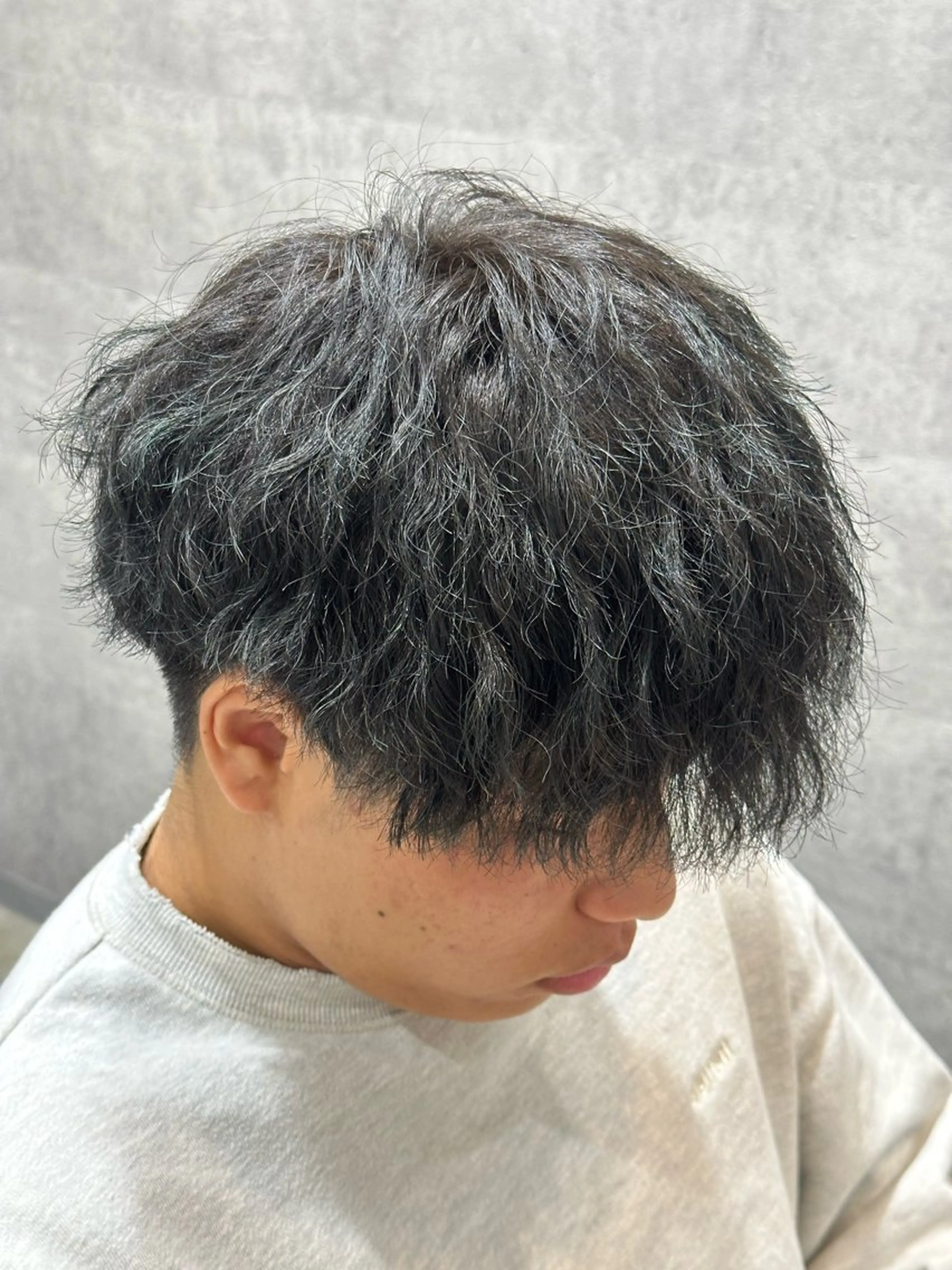 カラー メンズ 佐古 遼太のヘアスタイル